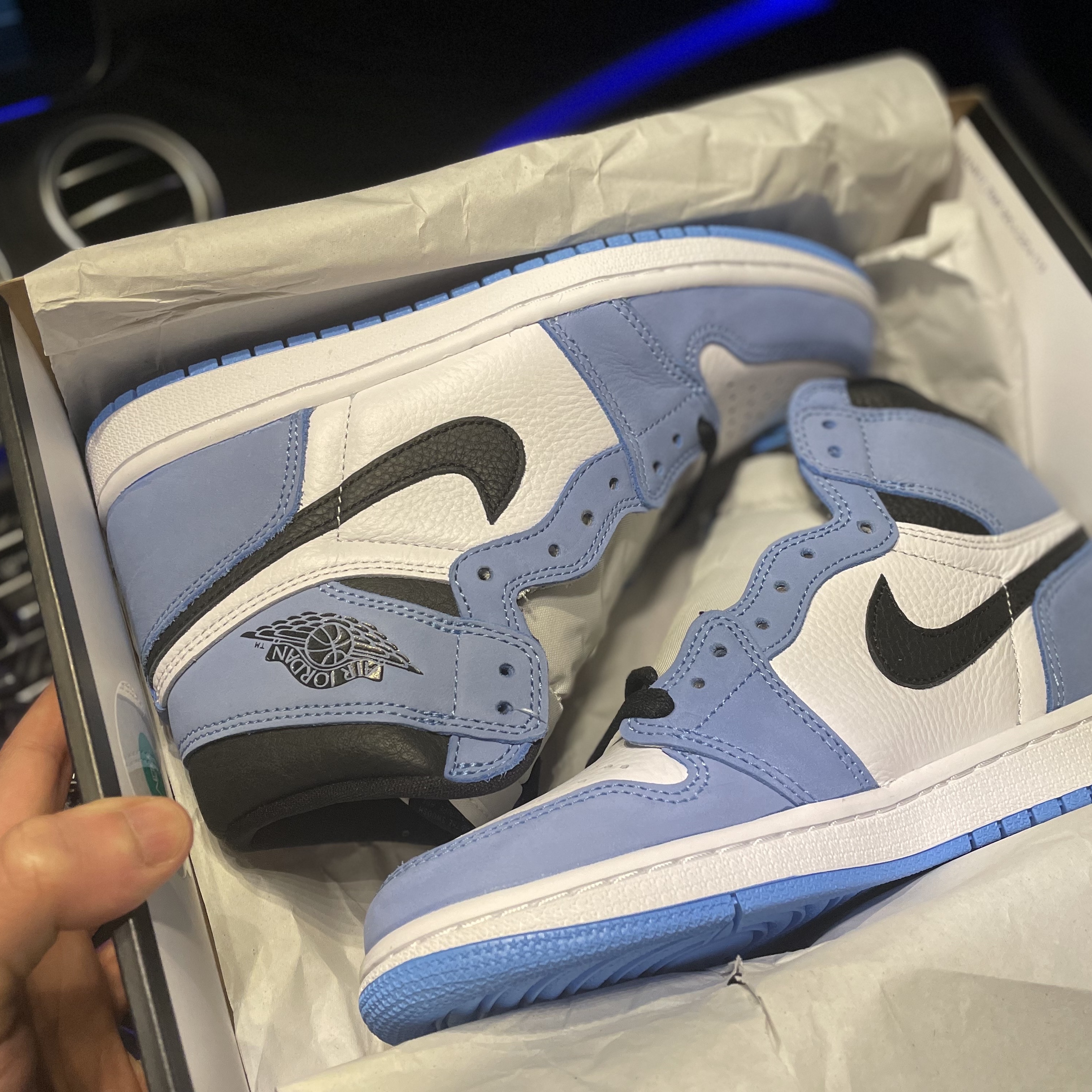 Jordan 1 Retro High OG University Blue 착용 스타일