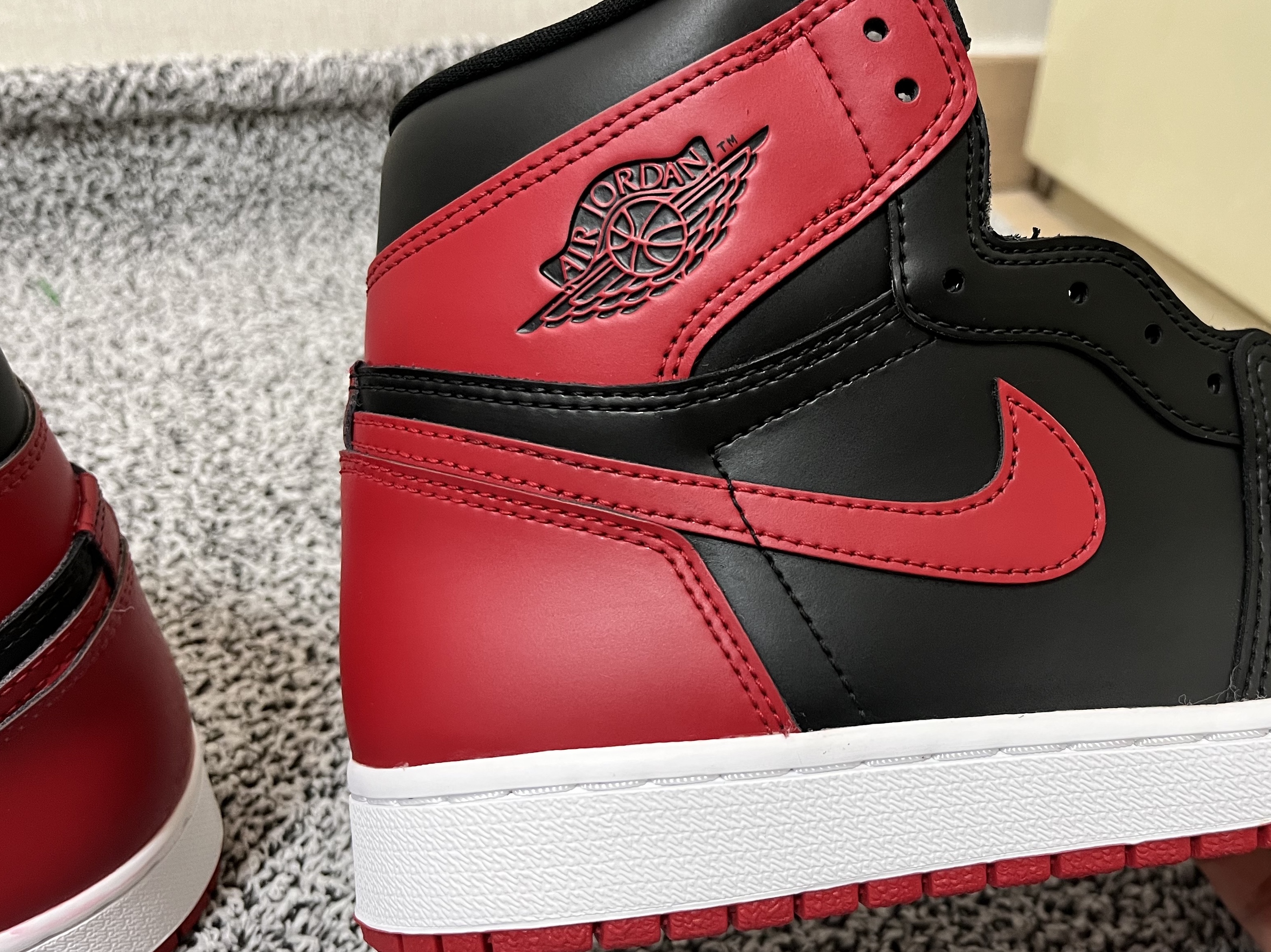 Jordan 1 Retro High OG Patent Bred, (GS) Jordan 1 Retro High OG Patent Bred 착용 스타일 - 2