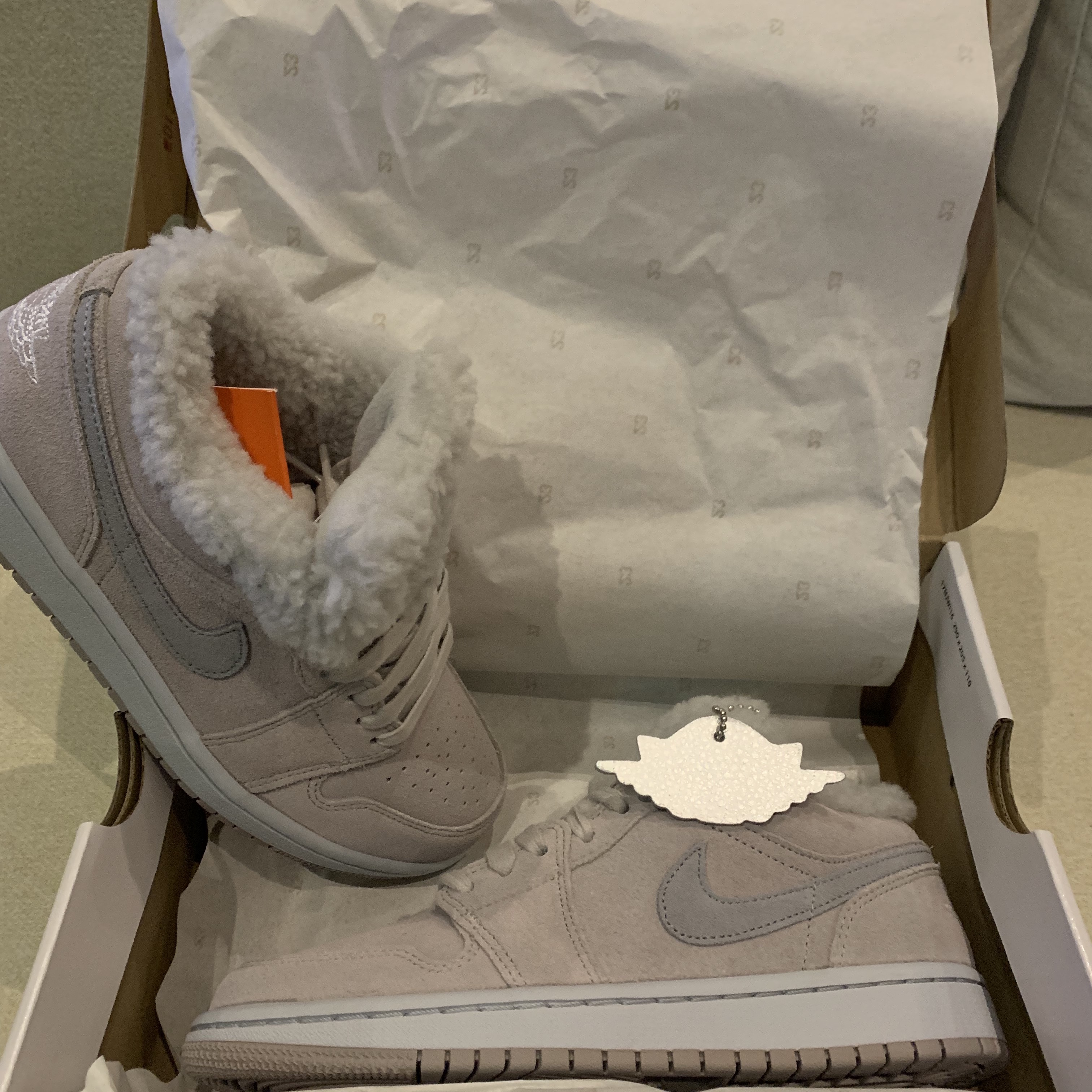 (W) Jordan 1 Low SE Sherpa Fleece 착용 스타일