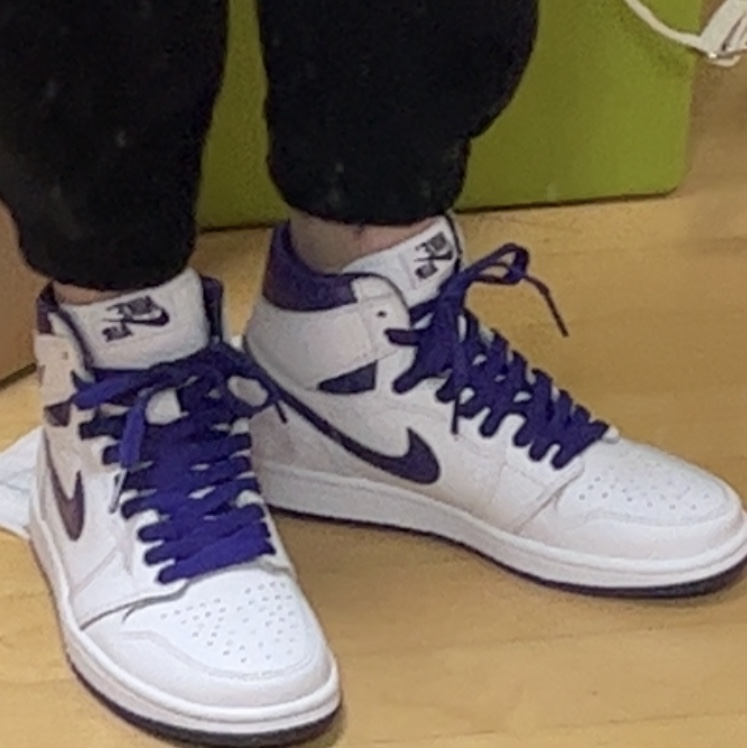 (W) Jordan 1 High OG Court Purple 착용 스타일 - 5