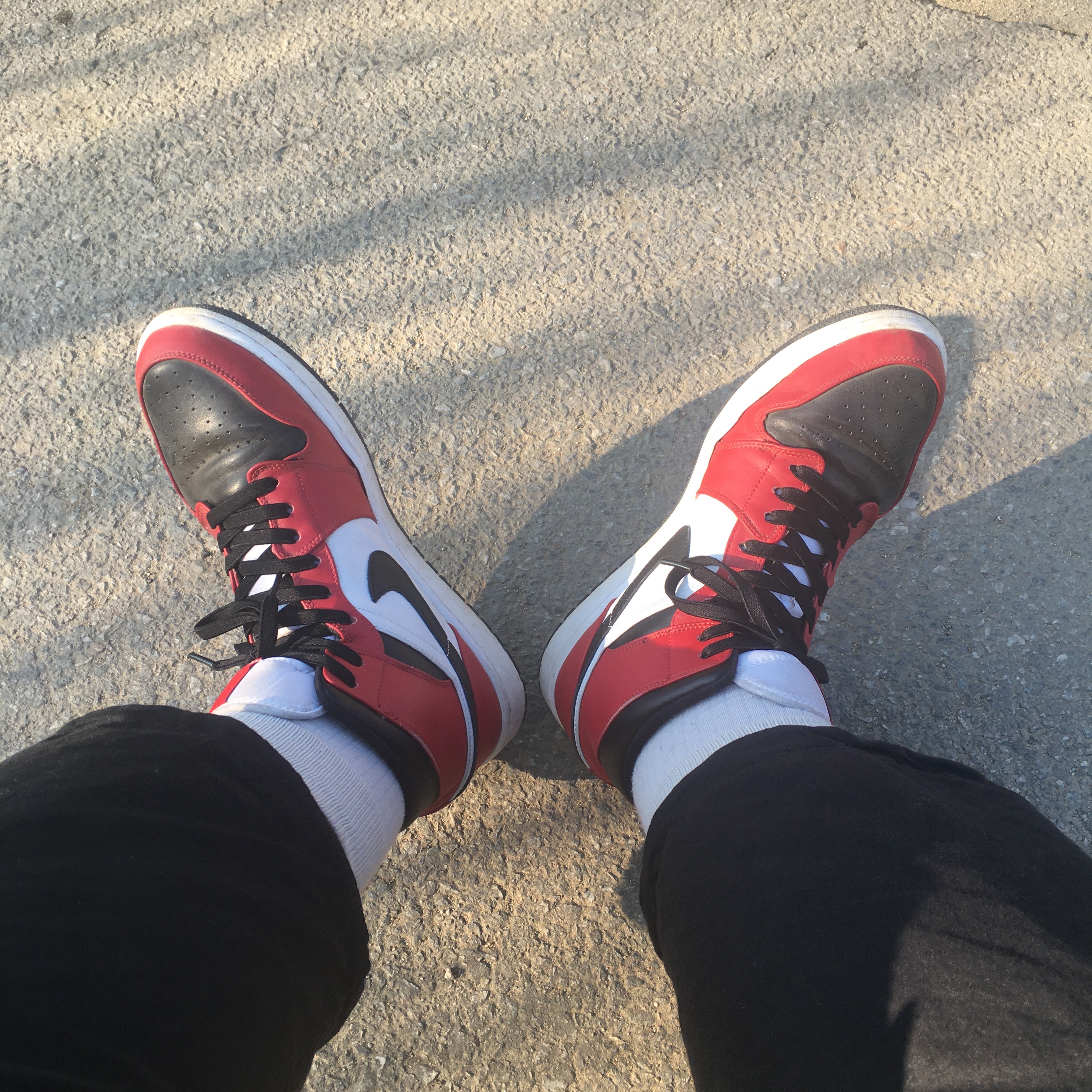 Jordan 1 Mid Chicago Black Toe 착용 스타일
