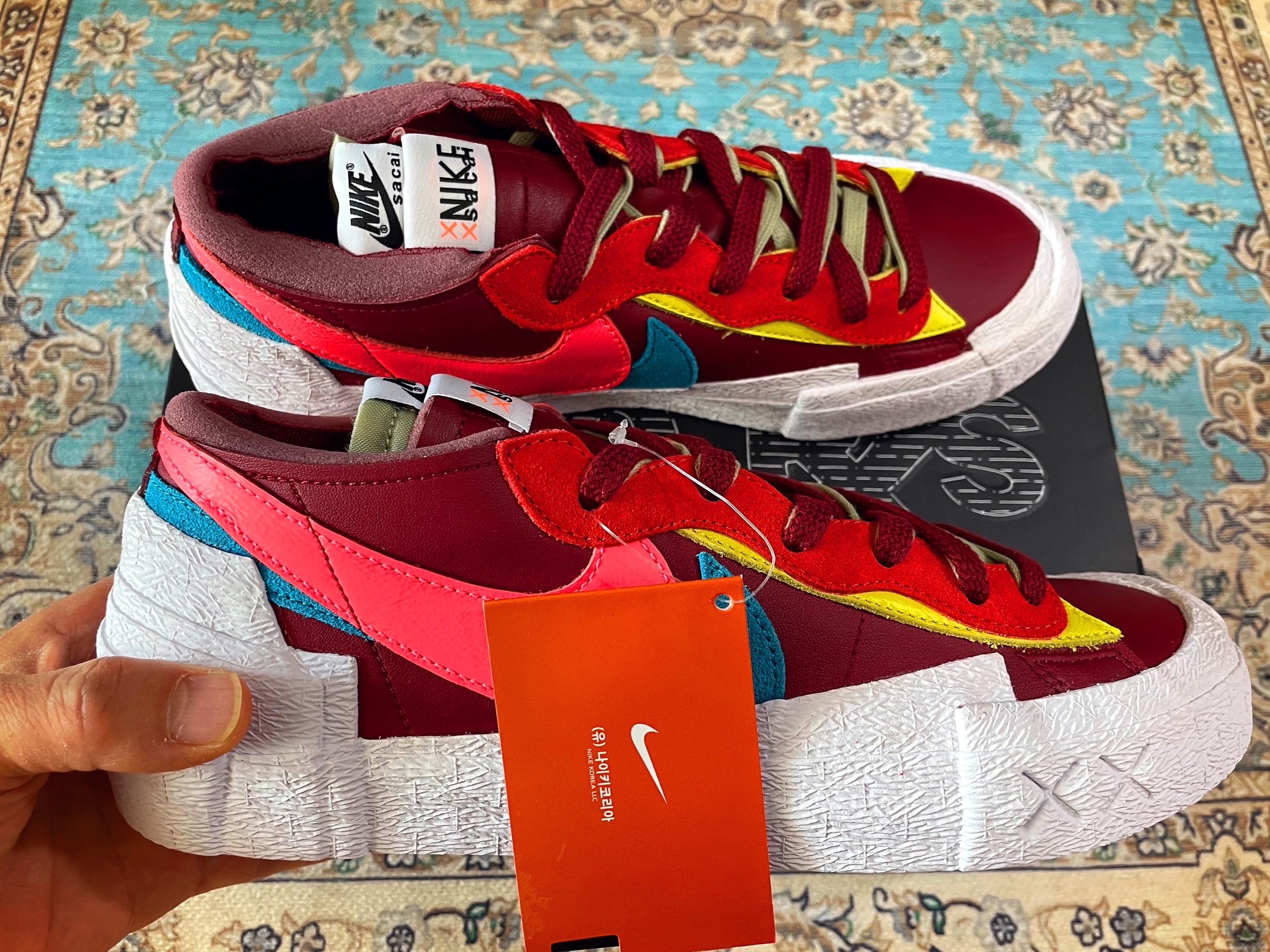 Nike x Sacai x Kaws Blazer Low Team Red 착용 스타일