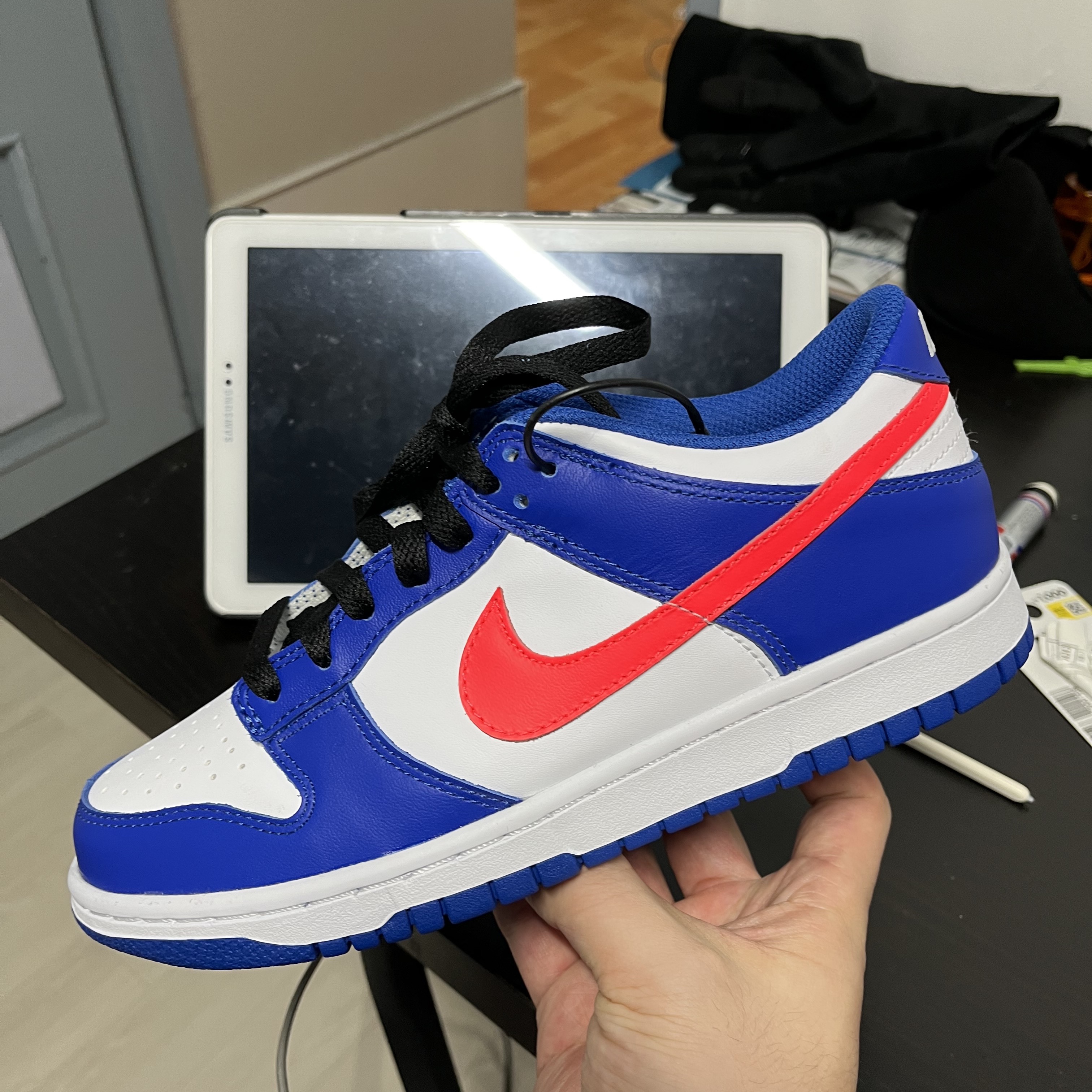 (GS) Nike Dunk Low Bright Crimson Game Royal 착용 스타일 - 1