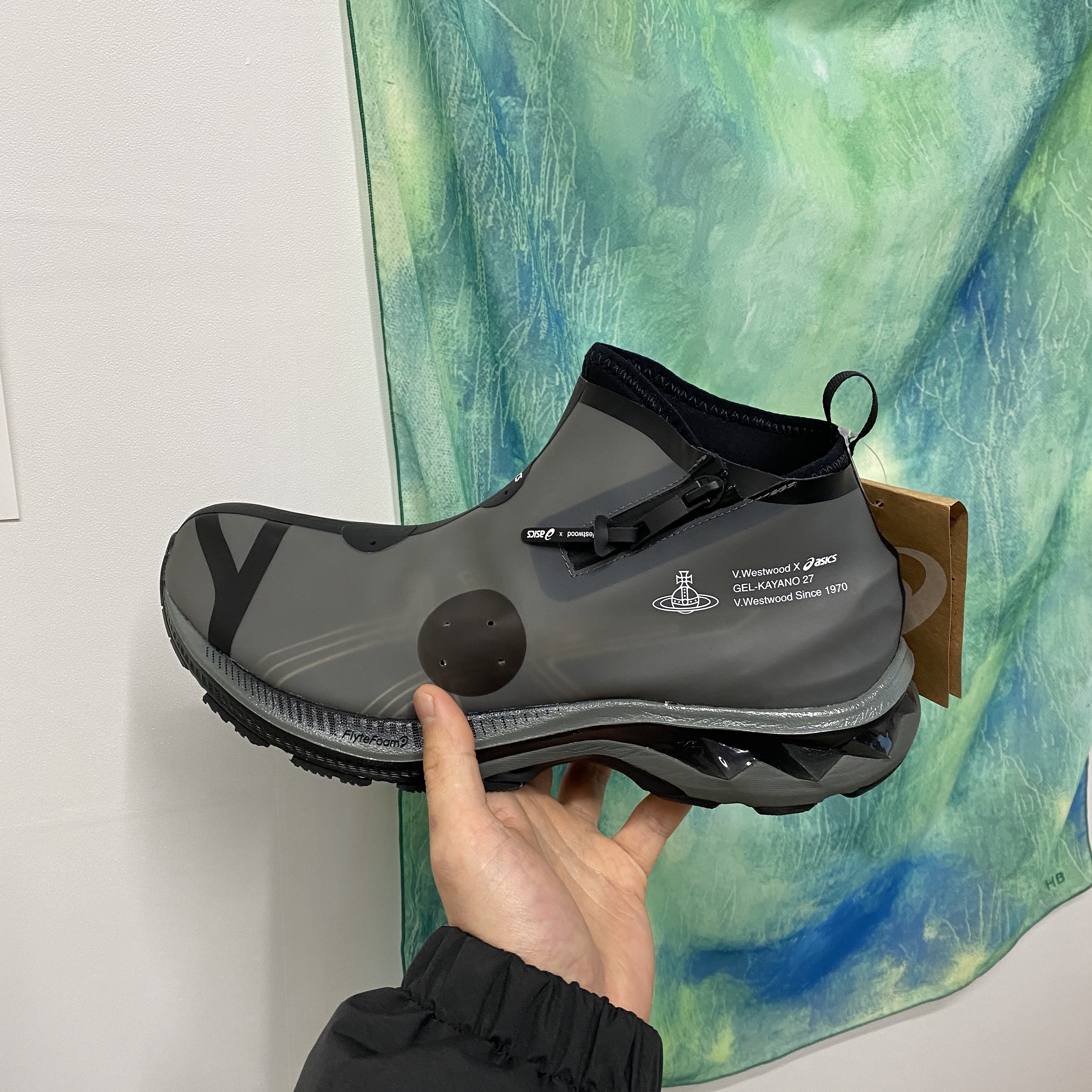 Asics x Vivienne Westwood Gel-Kayano 27 LTX Black 착용 스타일