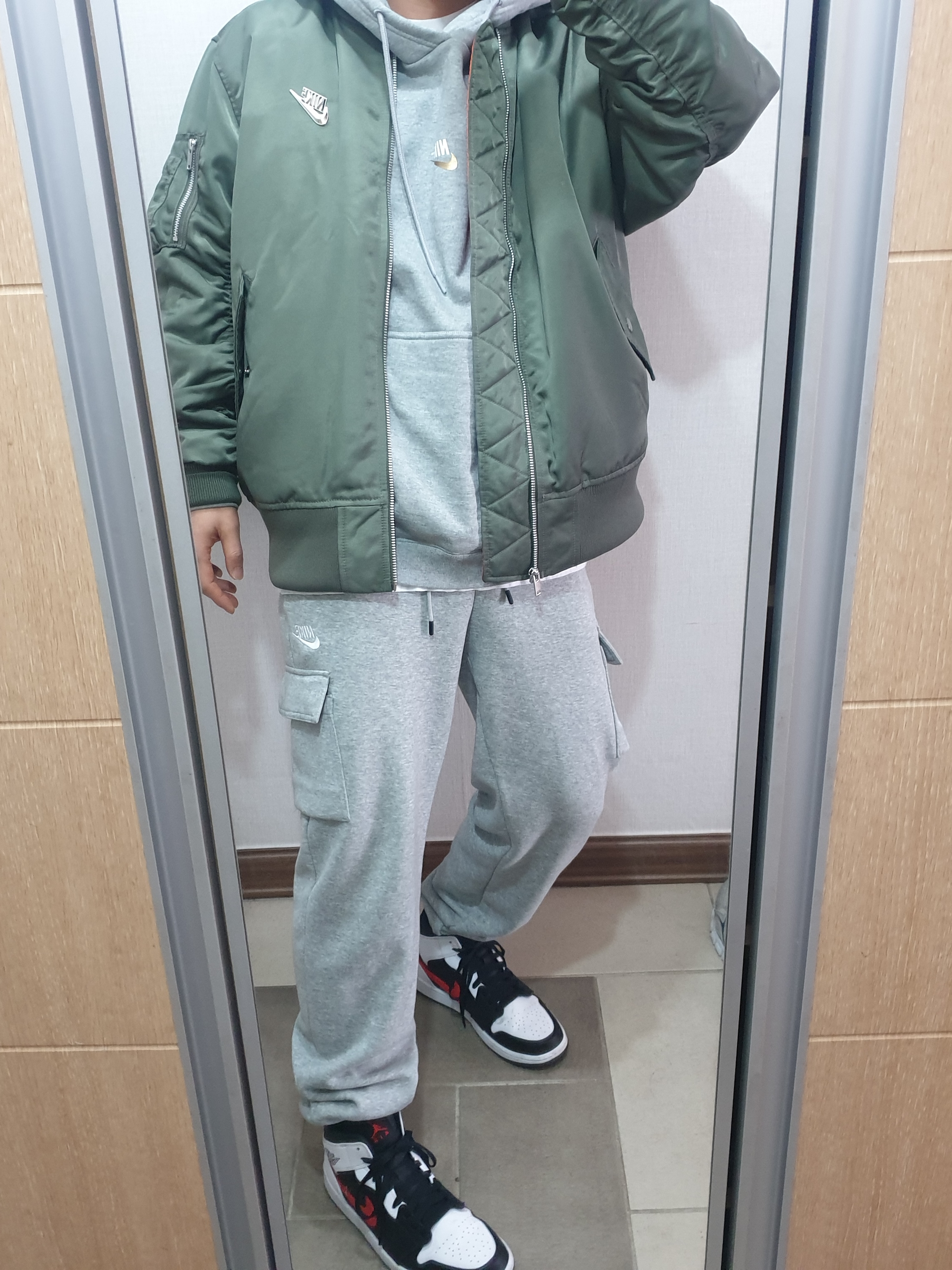 Nike NSW Punk Bomber Jacket - Asia, Nike NSW Hoodie BRS Dark Grey Heather 착용 스타일 - 1