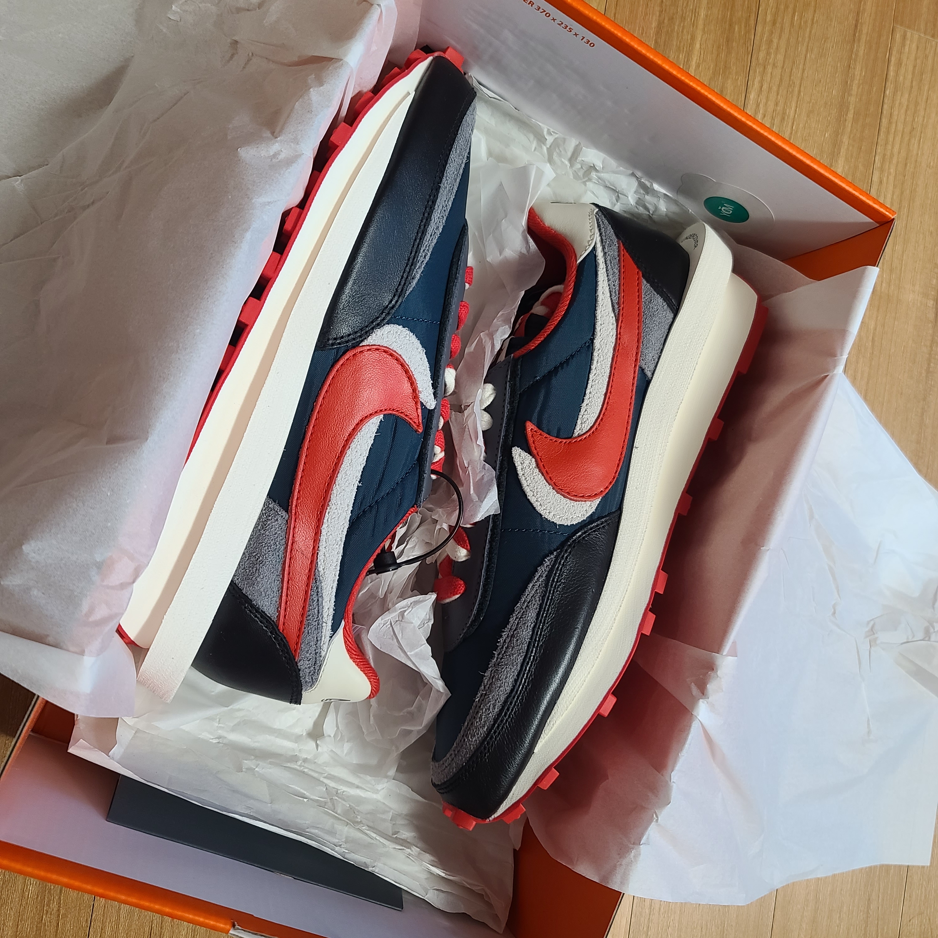 Nike x Sacai x Undercover LDWaffle Midnight Spruce University Red 착용 스타일 - 3