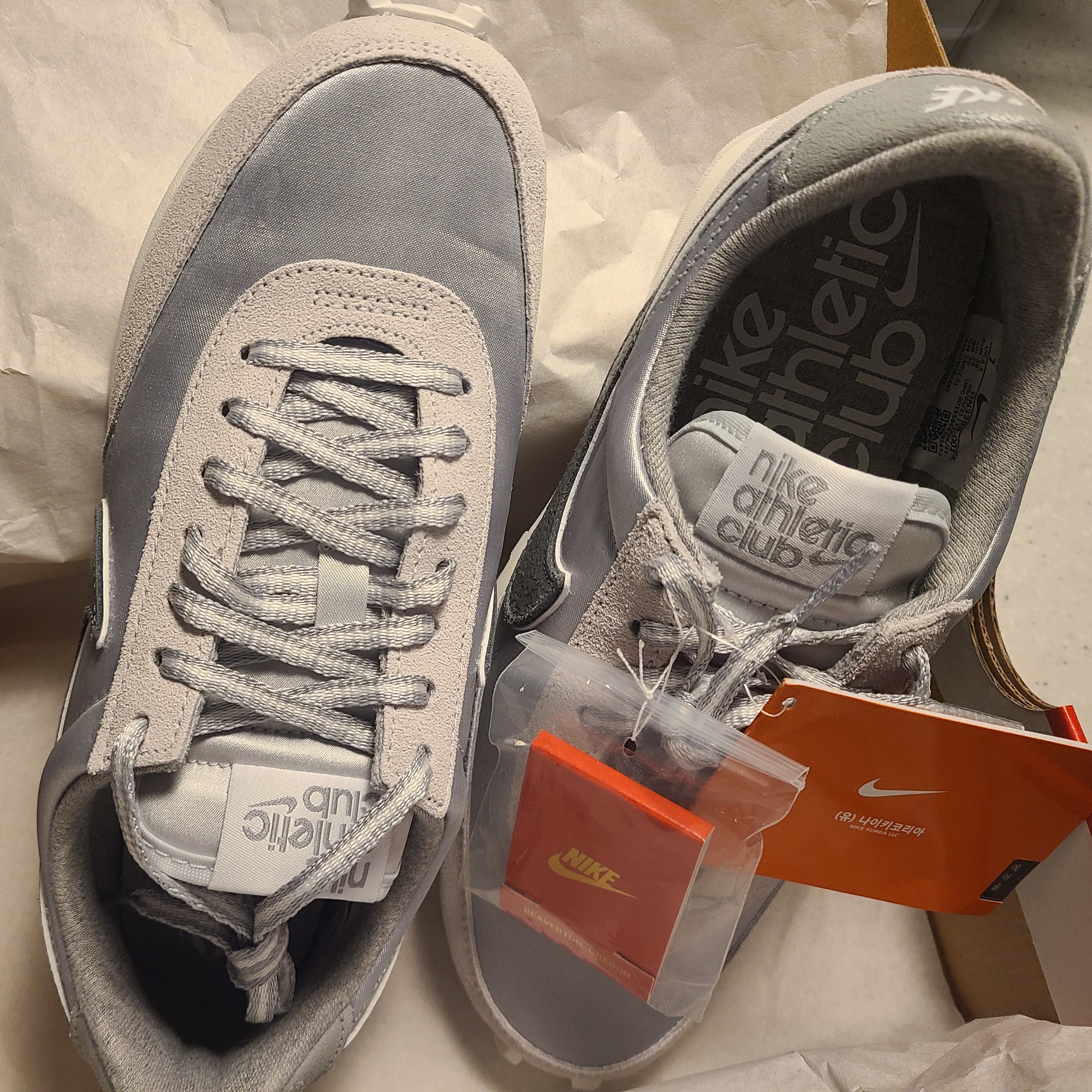 (W) Nike Daybreak SE Light Smoke Grey 착용 스타일