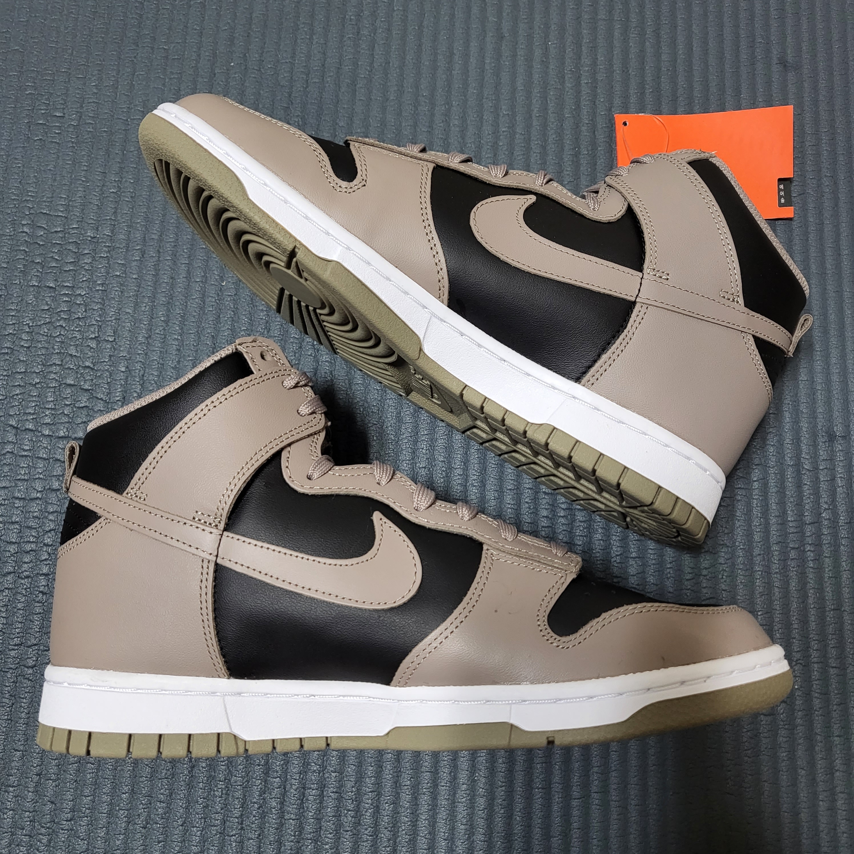 (W) Nike Dunk High Moon Fossil 착용 스타일 - 2