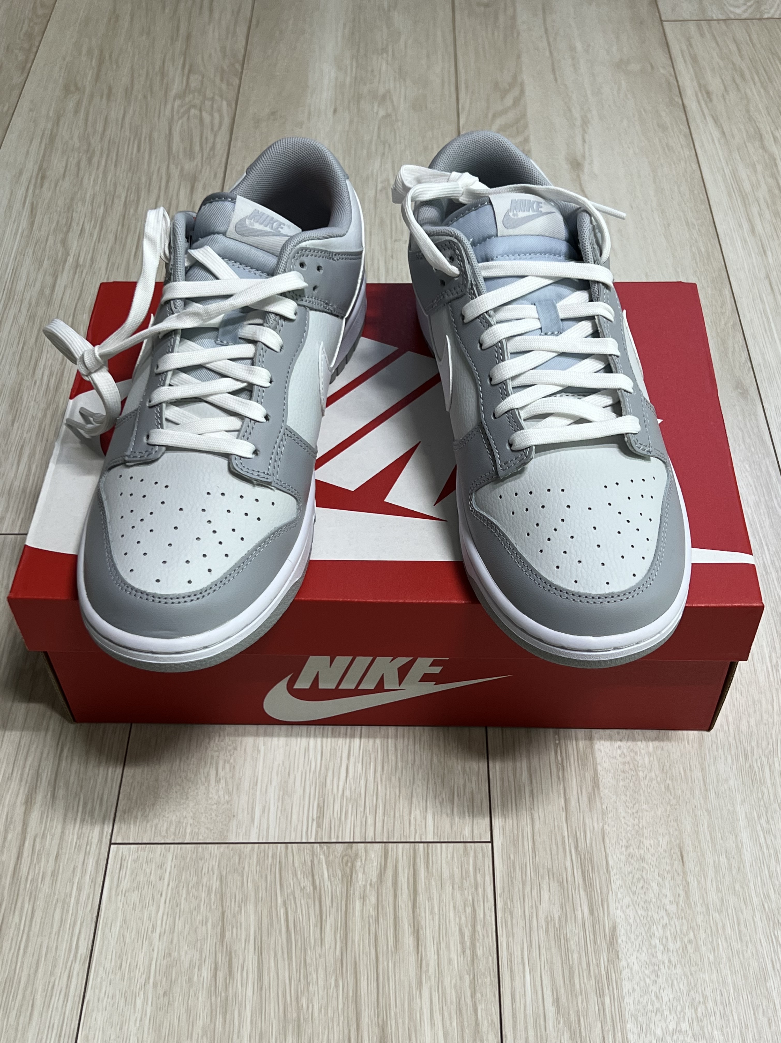 Nike Dunk Low Retro Wolf Grey 착용 스타일 - 2