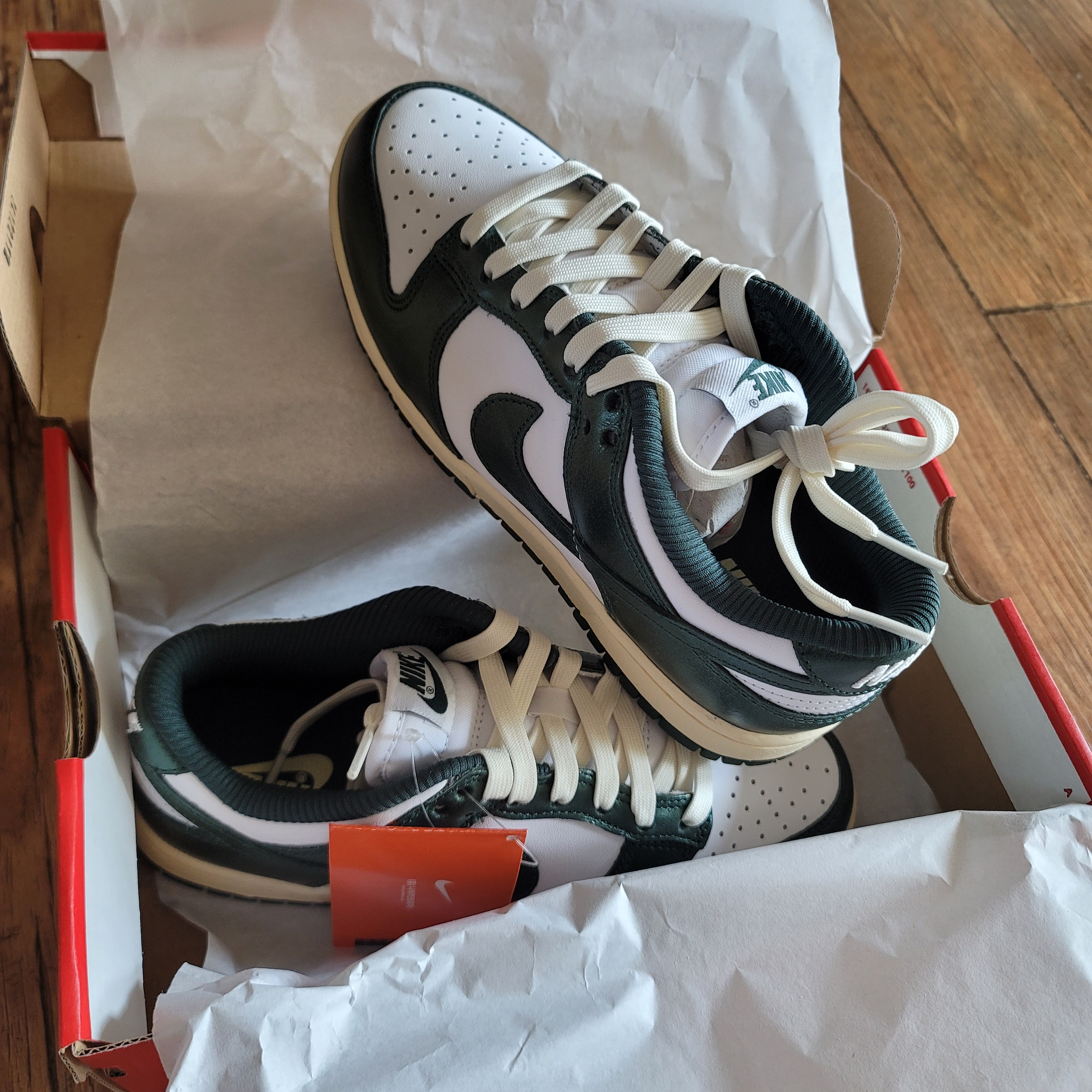 (W) Nike Dunk Low Vintage Green 착용 스타일