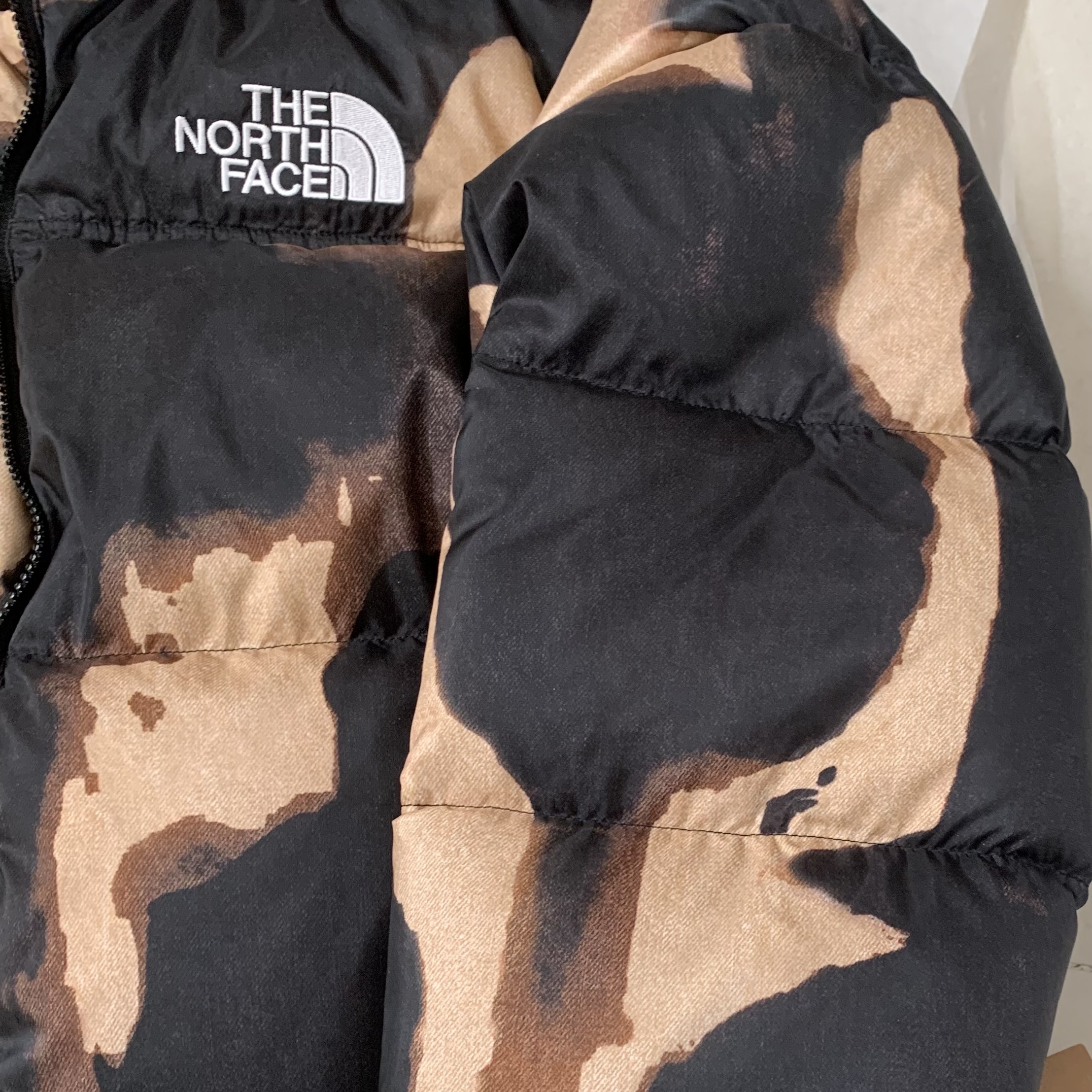 Supreme x The North Face Bleached Denim Print Nuptse Jacket Black - 21FW 착용 스타일