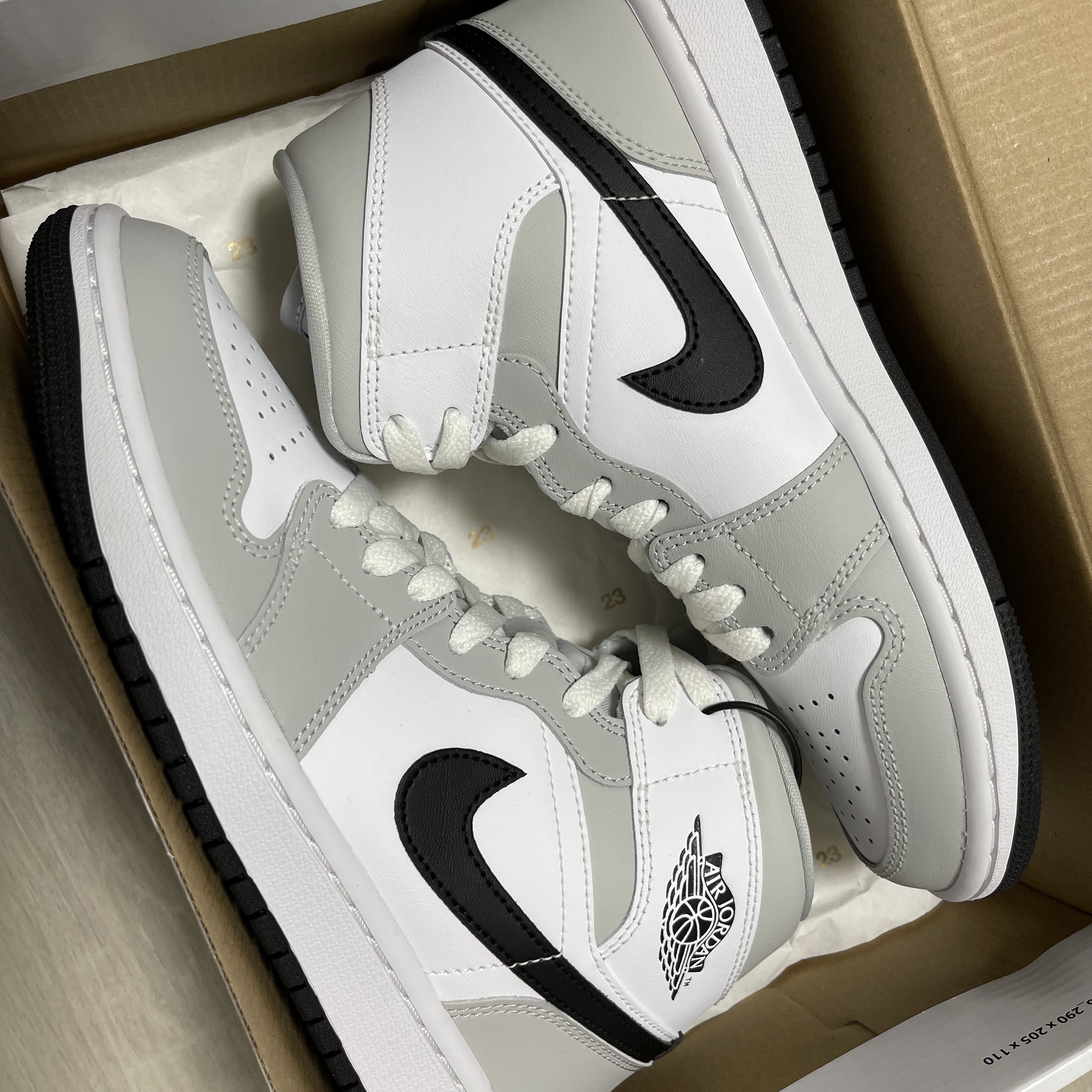 (W) Jordan 1 Mid Grey Fog 착용 스타일