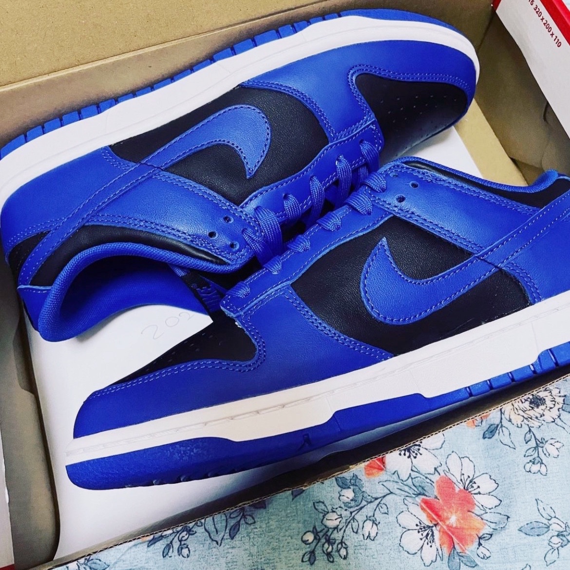 Nike Dunk Low Retro Hyper Cobalt 착용 스타일