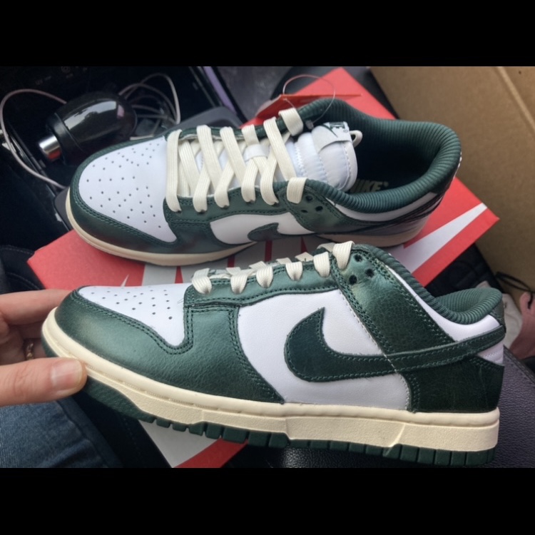 (W) Nike Dunk Low Vintage Green 착용 스타일