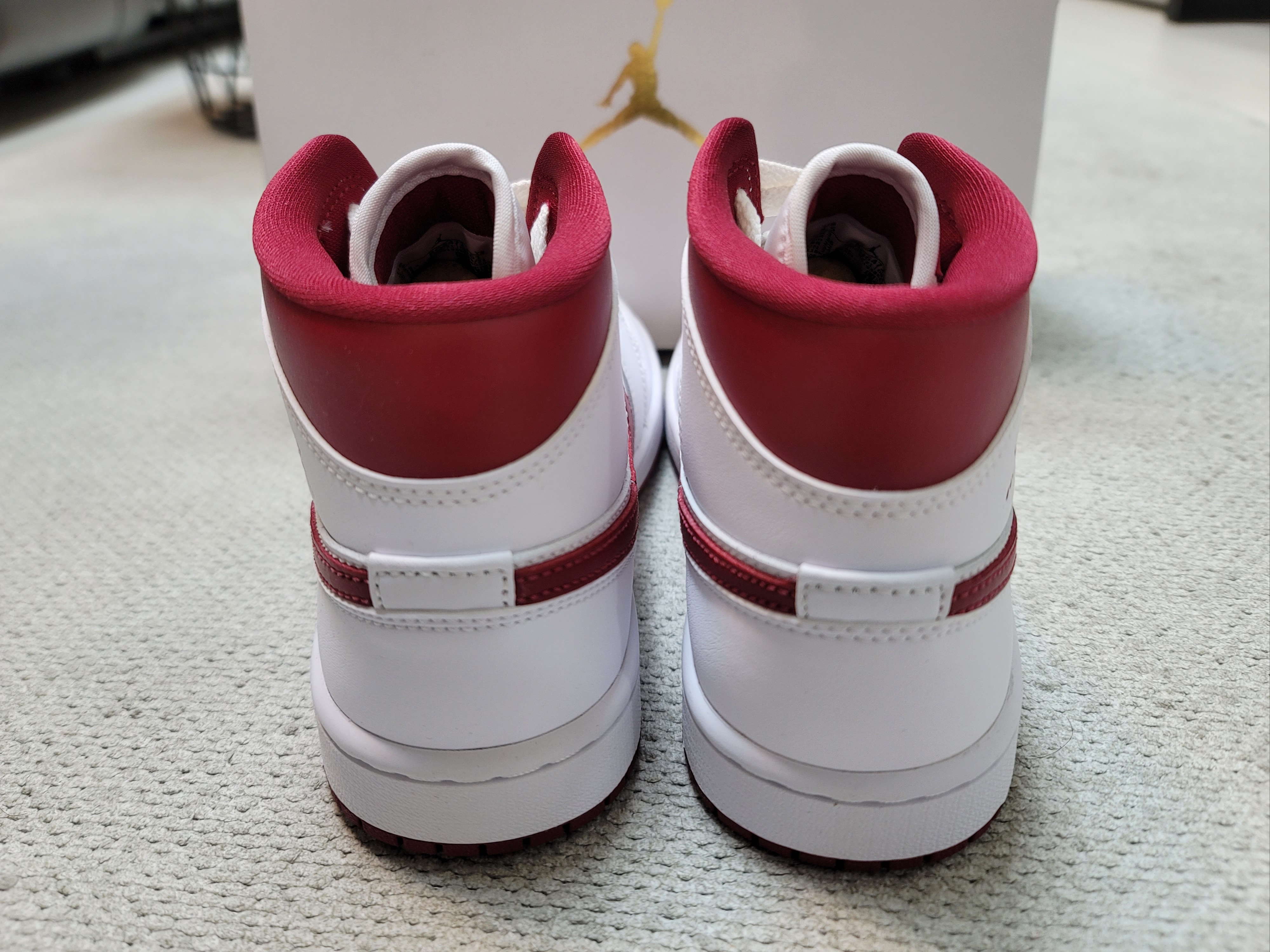 (W) Jordan 1 Mid Championship Red 착용 스타일 - 4