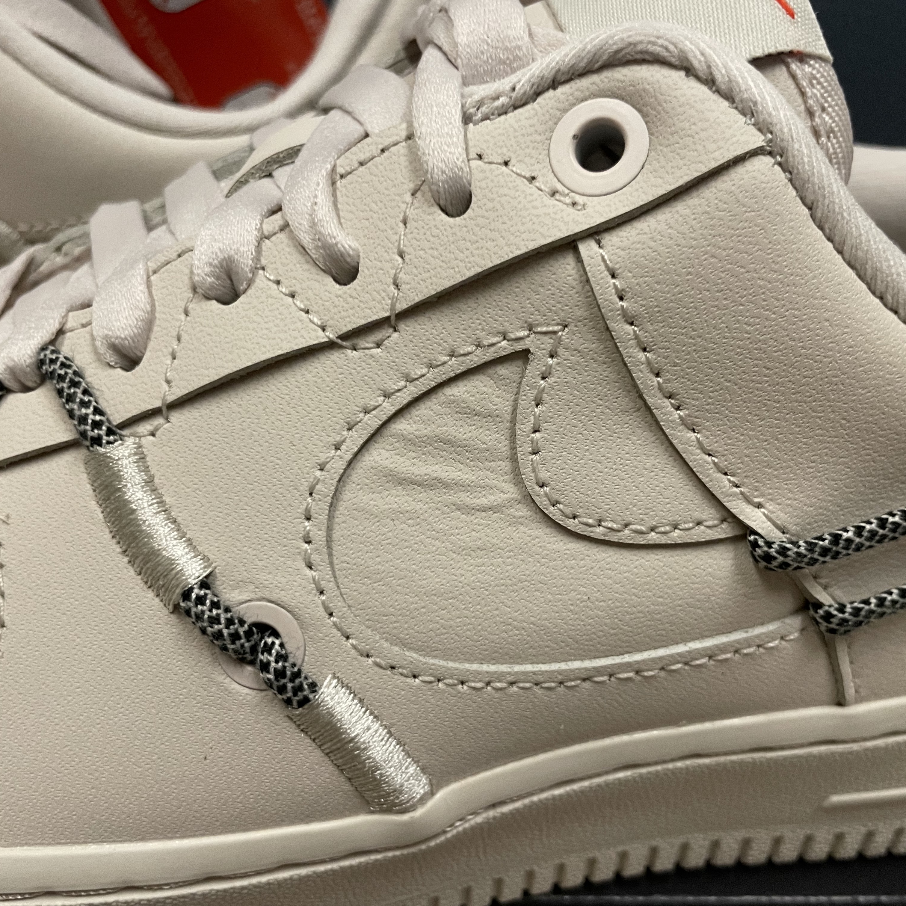 (W) Nike Air Force 1 '07 LX Light Orewood Brown 착용 스타일 - 2