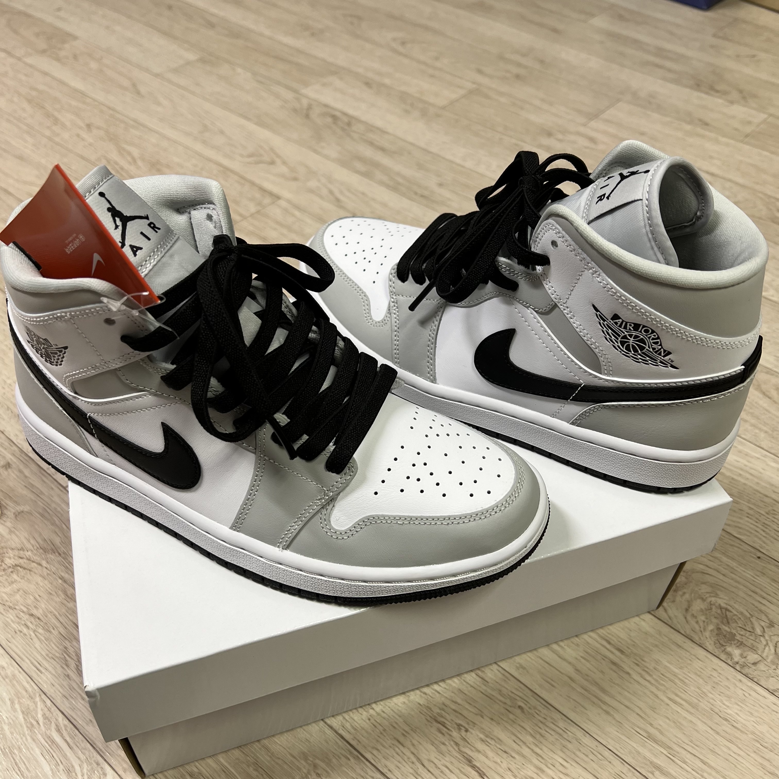 (W) Jordan 1 Mid Grey Fog 착용 스타일