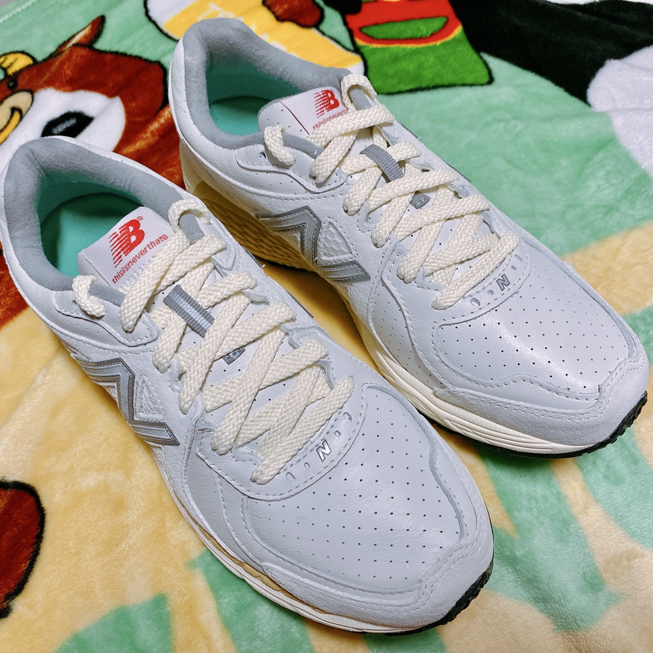 New Balance x Thisisneverthat 860v2 White 착용 스타일 - 3