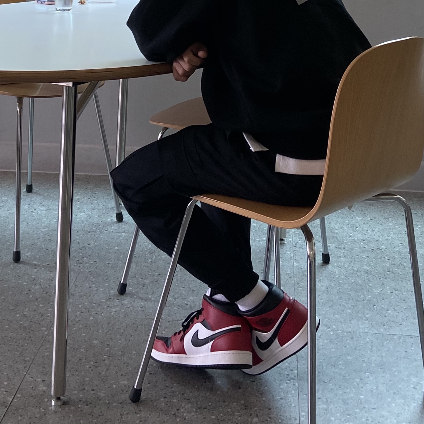 Jordan 1 Mid Chicago Black Toe 착용 스타일