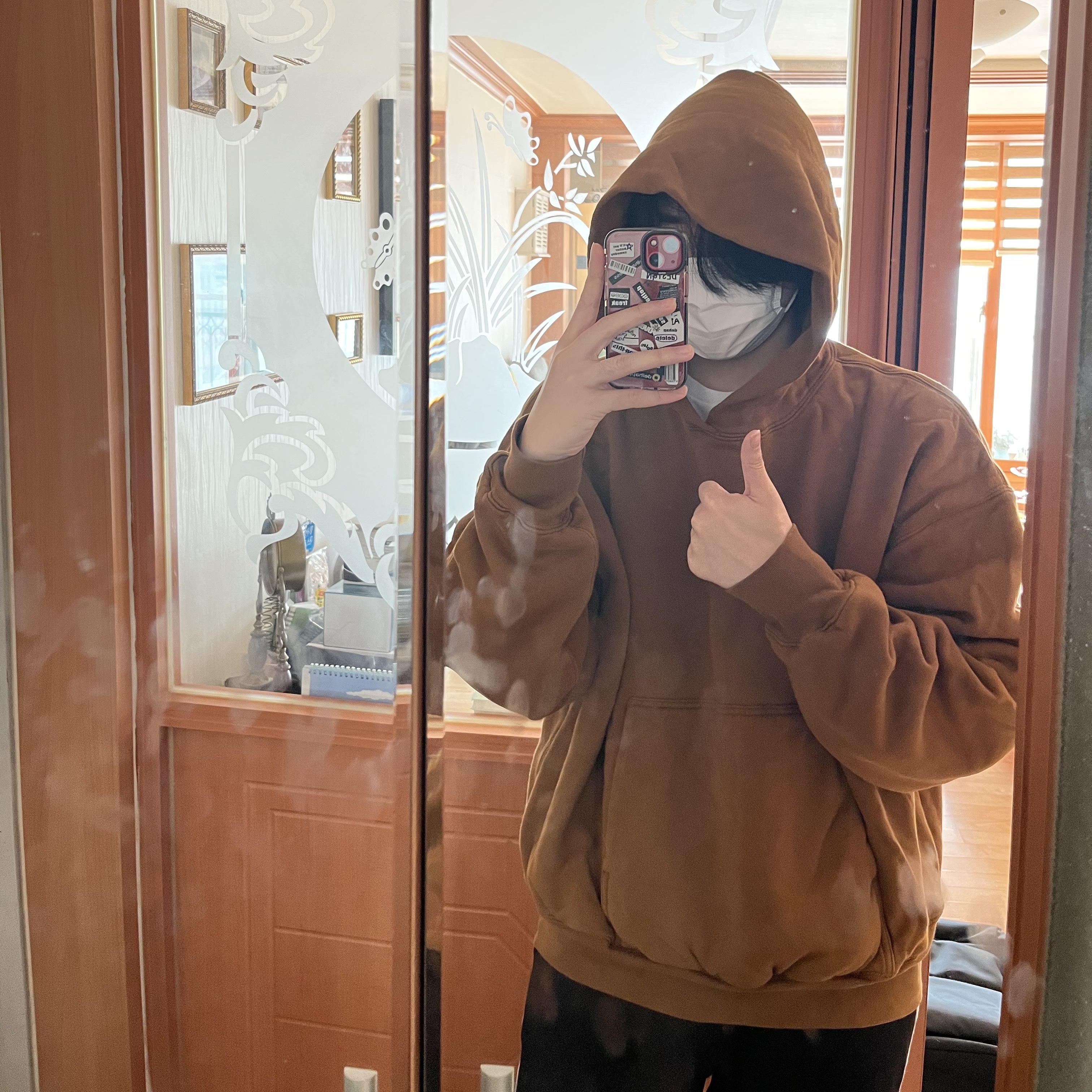Yeezy Gap Hoodie Light Brown 착용 스타일