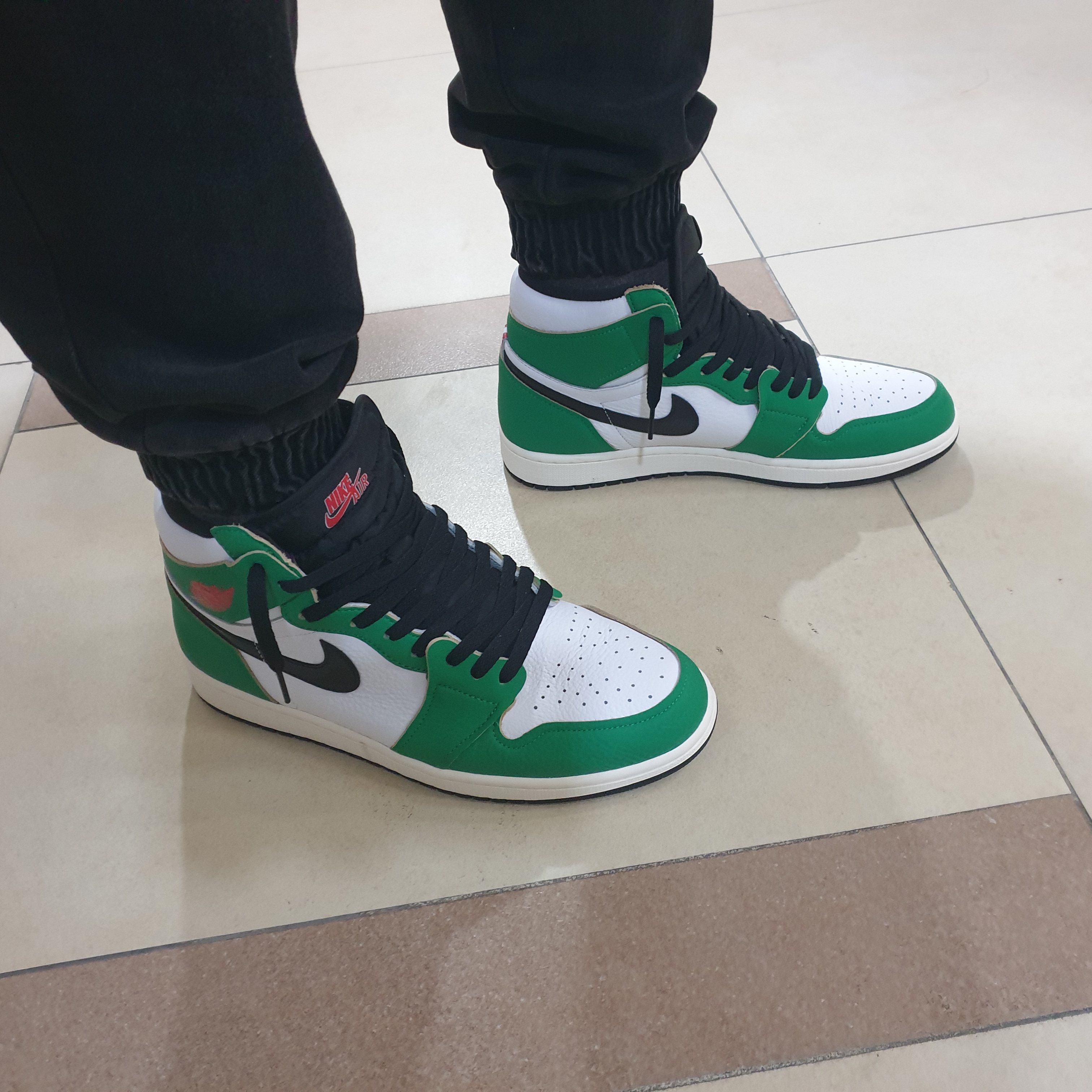 (W) Jordan 1 Retro High OG Lucky Green 착용 스타일