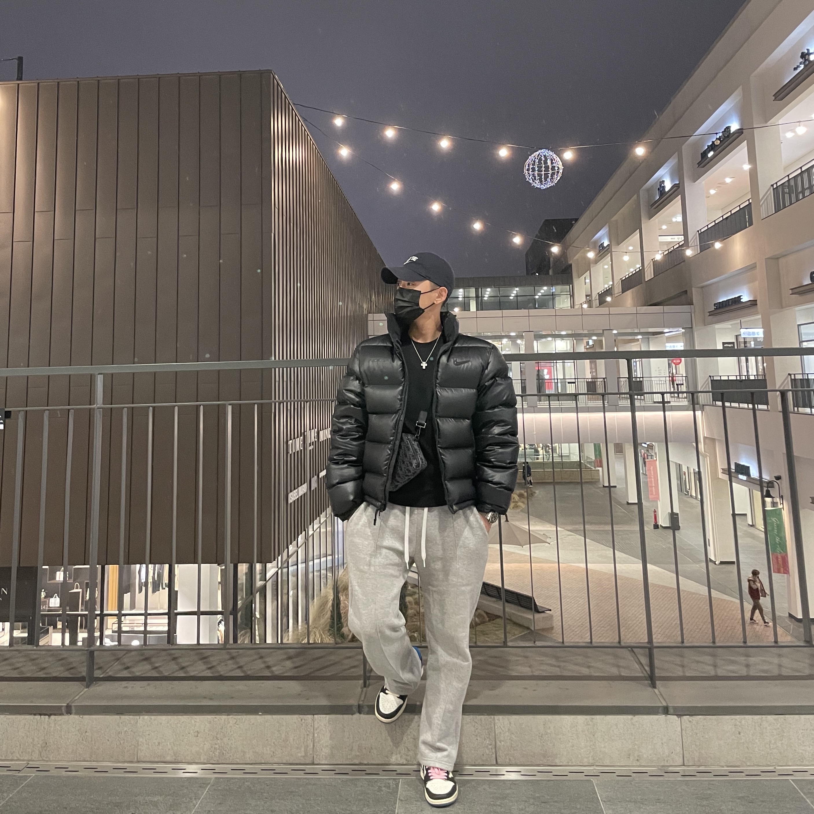 Nike x Drake Nocta Puffer Jacket Black - US/EU, Jordan 1 x Travis Scott x Fragment Retro Low OG SP Military Blue 착용 스타일