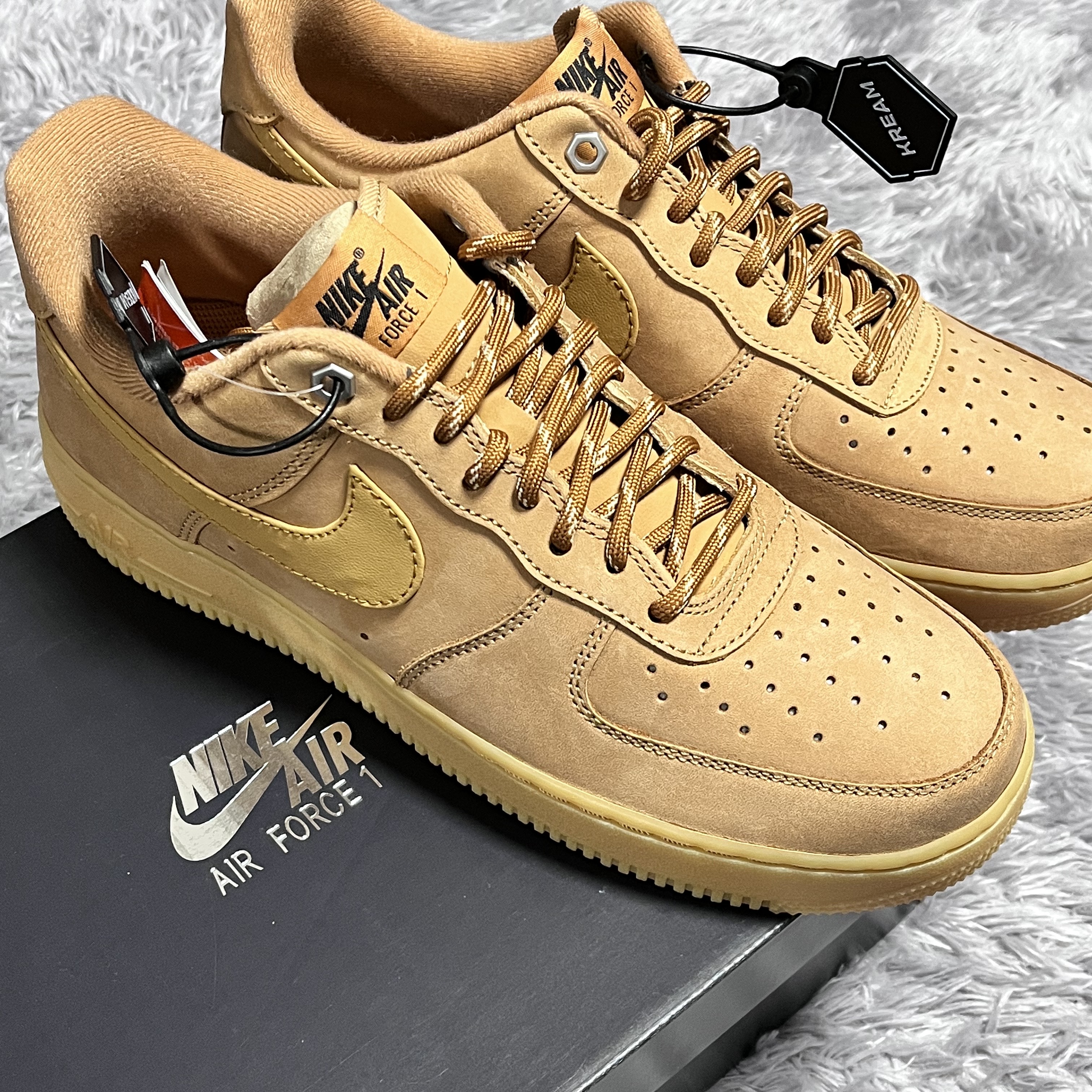 Nike Air Force 1 '07 WB Flax 착용 스타일 - 1