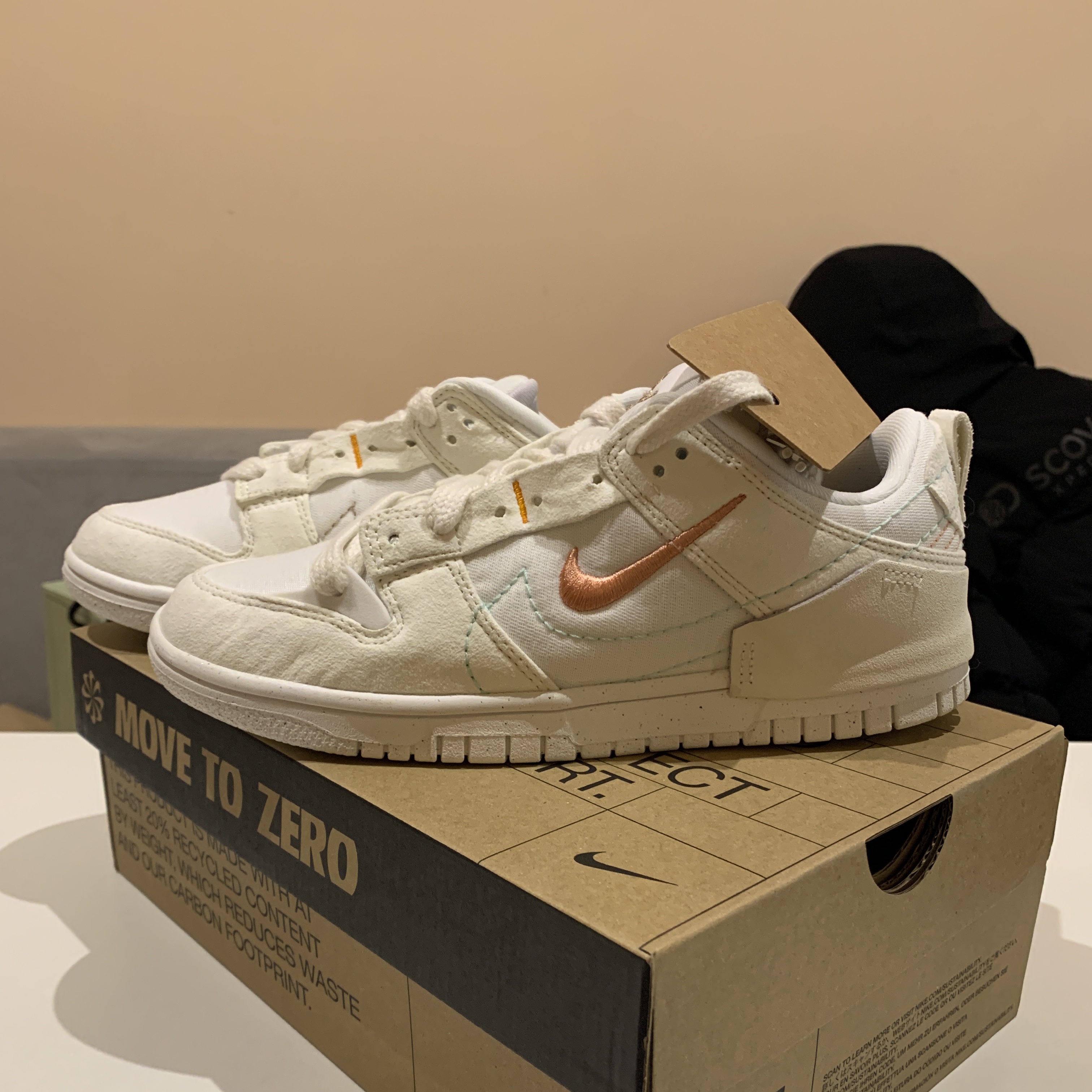 (W) Nike Dunk Low Disrupt 2 Pale Ivory Sail 착용 스타일