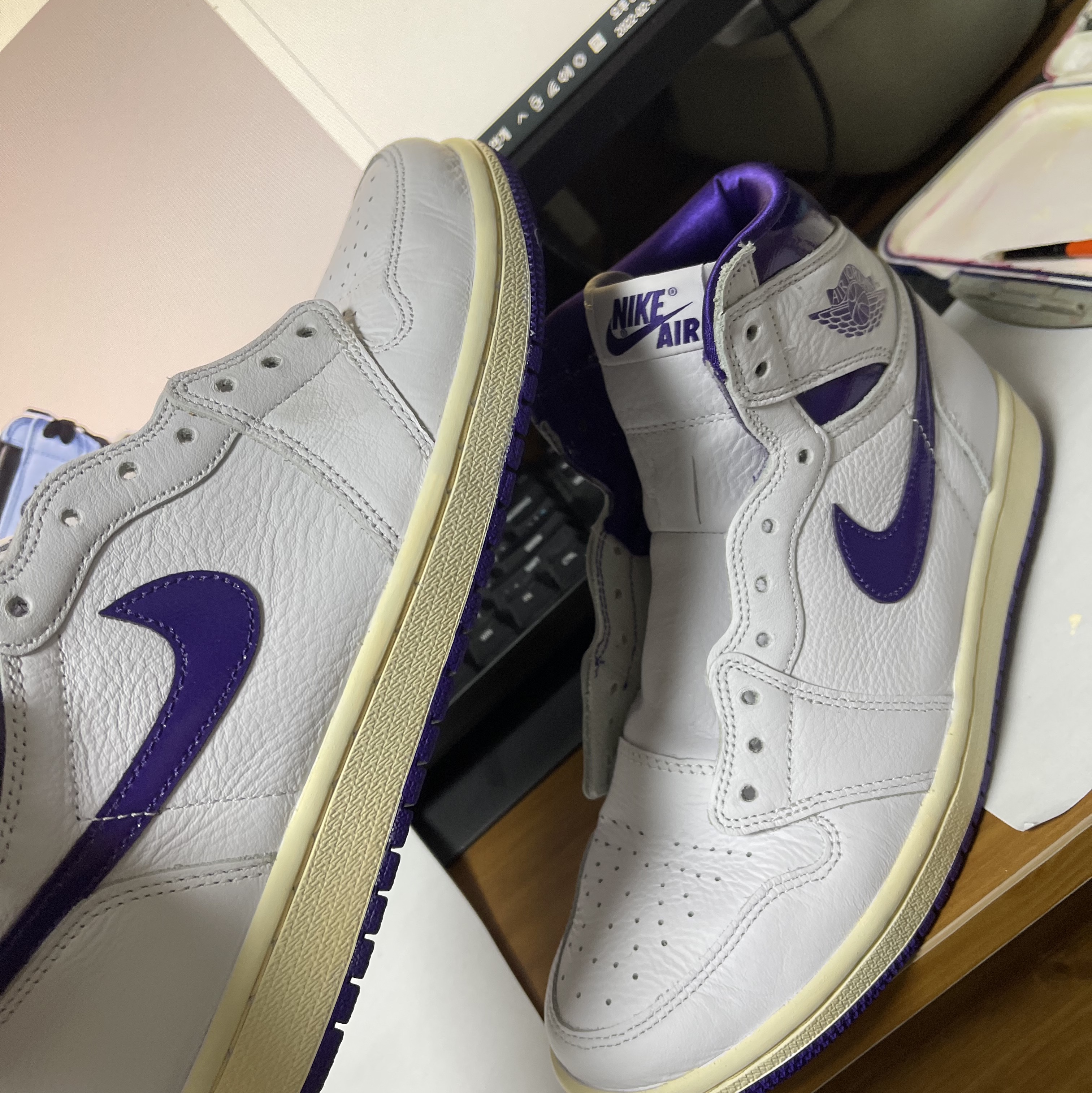 (W) Jordan 1 High OG Court Purple 착용 스타일 - 3