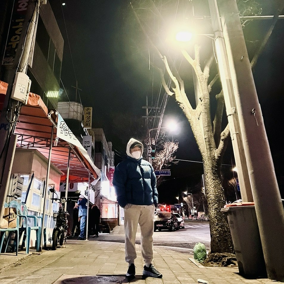 Supreme x Nike Reversible Puffy Jacket Blue - 21SS, Supreme Military Camp Cap Black - 21SS 착용 스타일