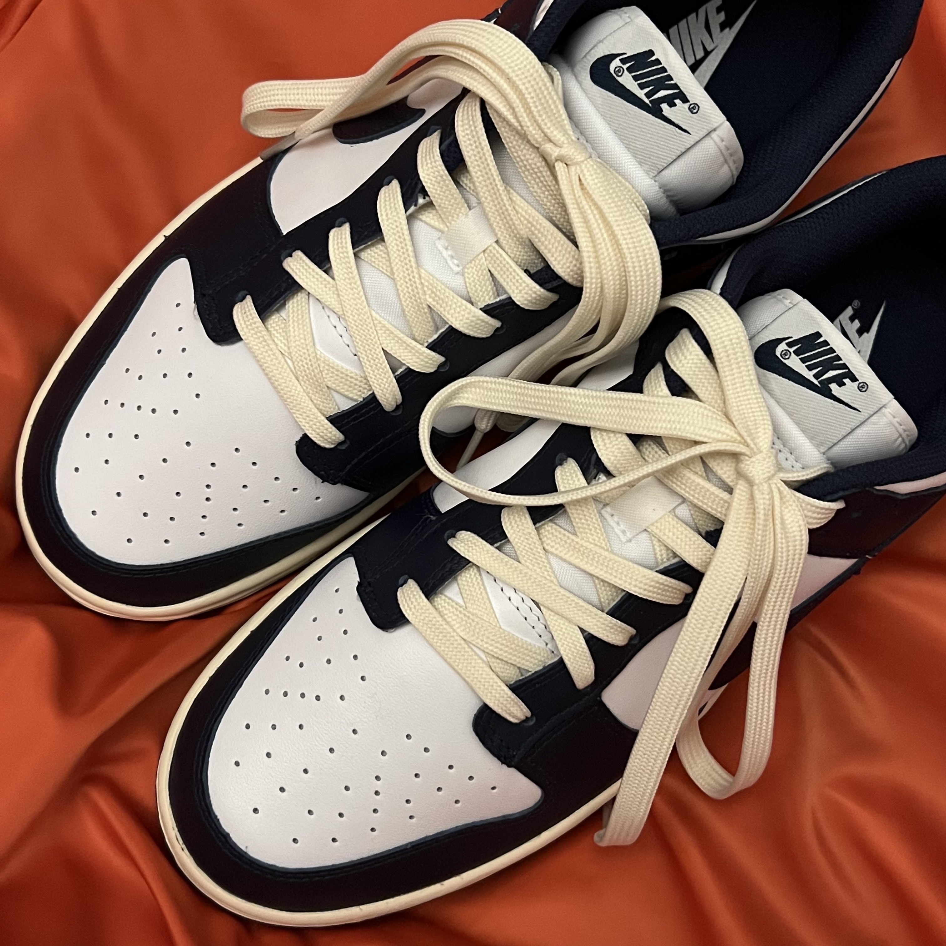 (W) Nike Dunk Low Vintage Midnight Navy 착용 스타일 - 1