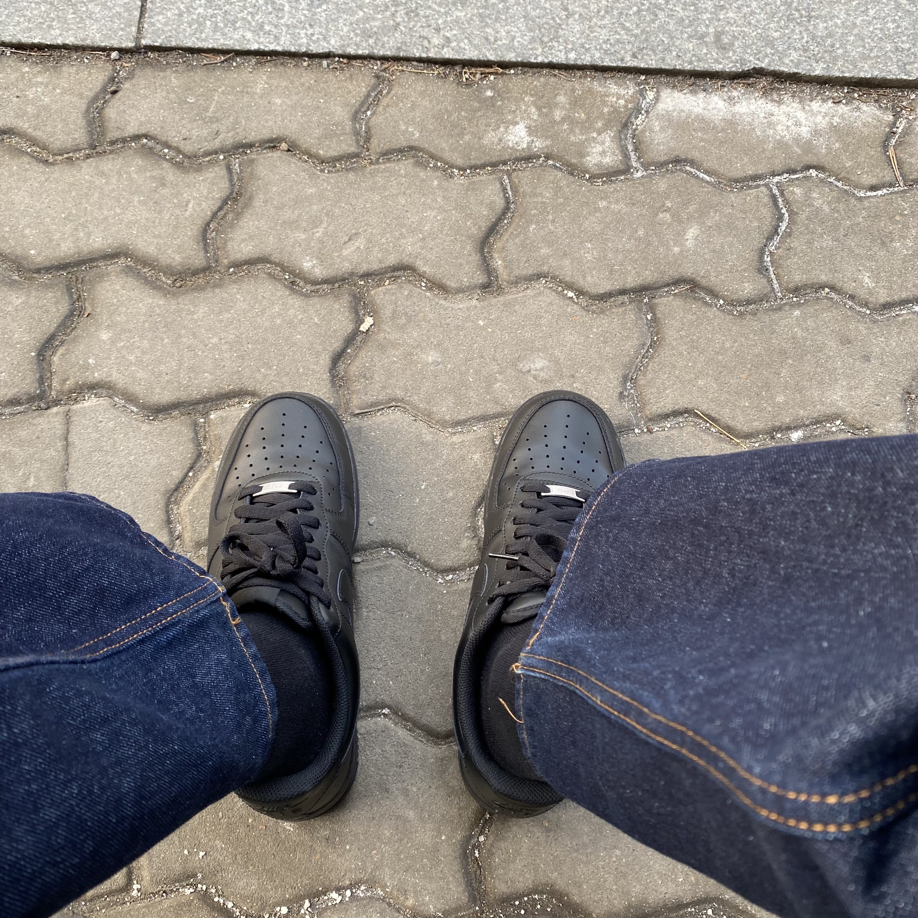 Nike Air Force 1 '07 Low Triple Black, Nike x J.Crew Killshot 2 Sail Midnight Navy 착용 스타일 - 2