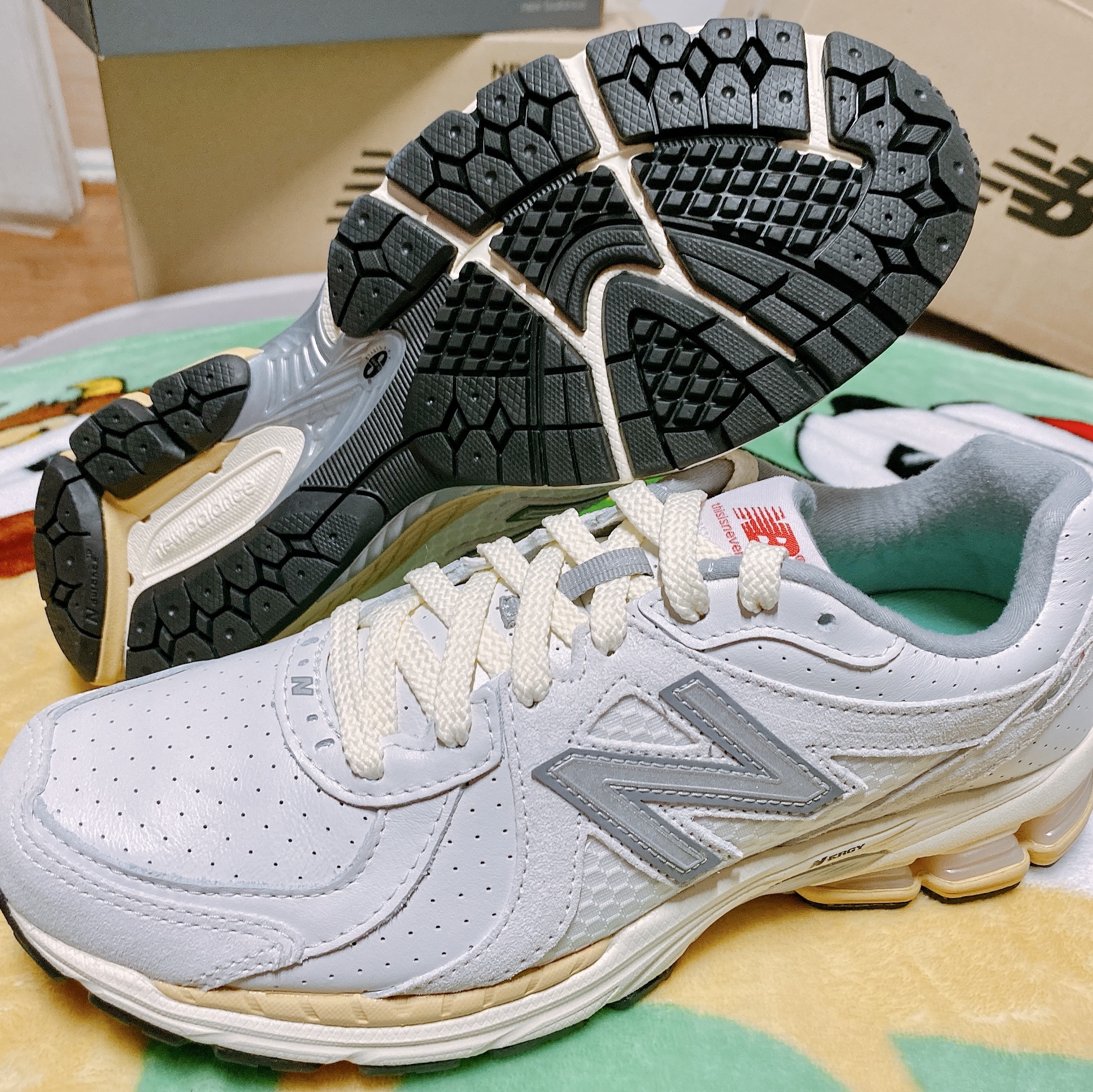 New Balance x Thisisneverthat 860v2 White 착용 스타일 - 1