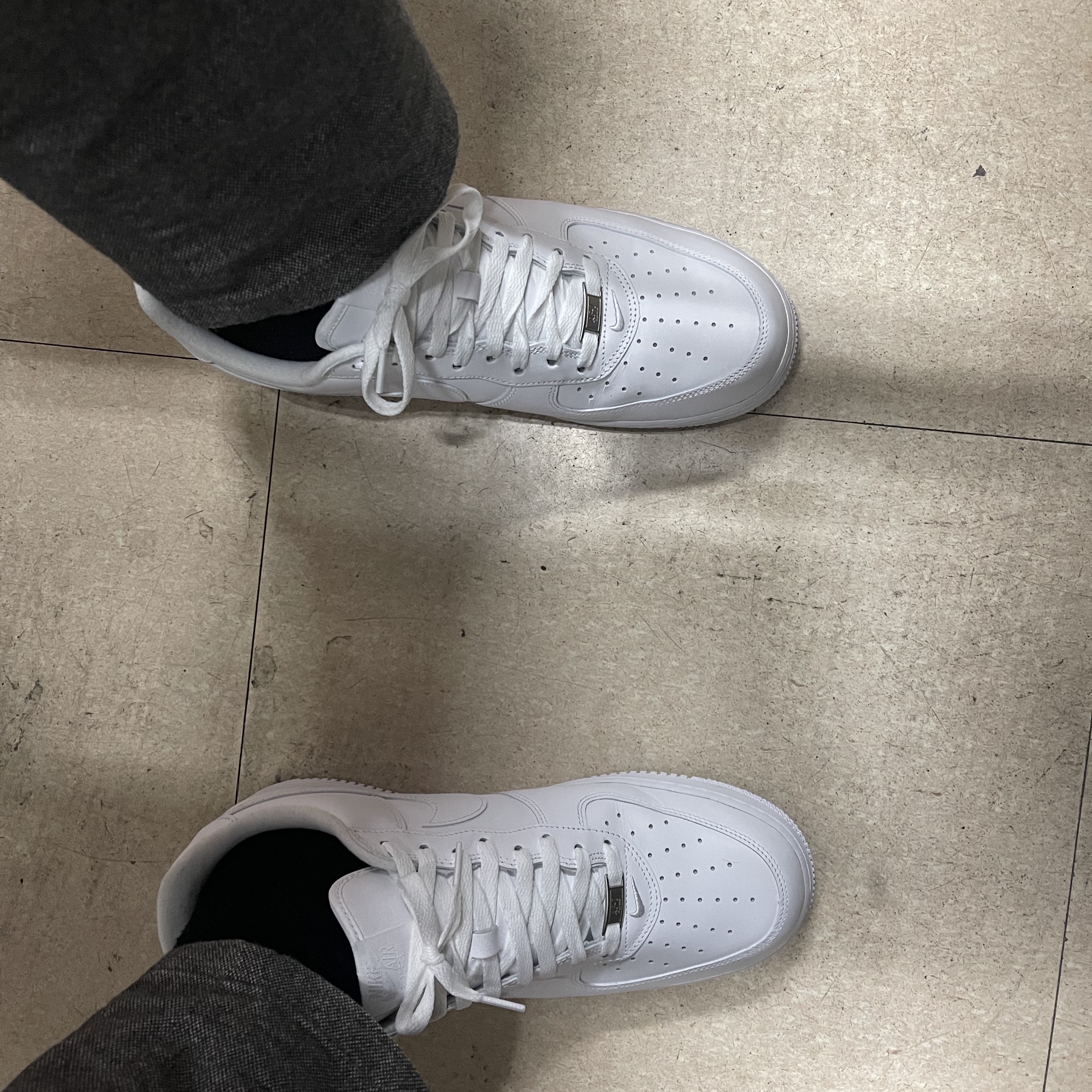 Nike x Supreme Air Force 1 Low White 착용 스타일 - 2