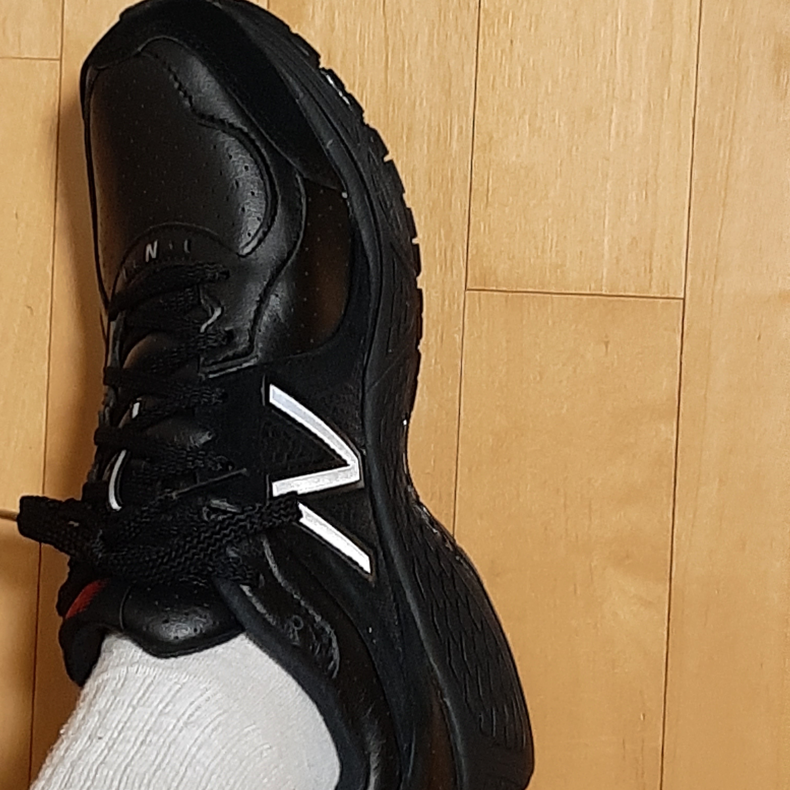 New Balance x Thisisneverthat 860v2 Black 착용 스타일 - 5