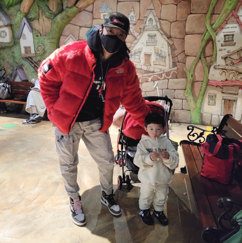 Supreme x The North Face Faux Fur Nuptse Jacket Red - 20FW, Jordan 1 x Travis Scott Retro High OG SP Mocha ์ฐฉ์ฉ ์คํ์ผ - 2