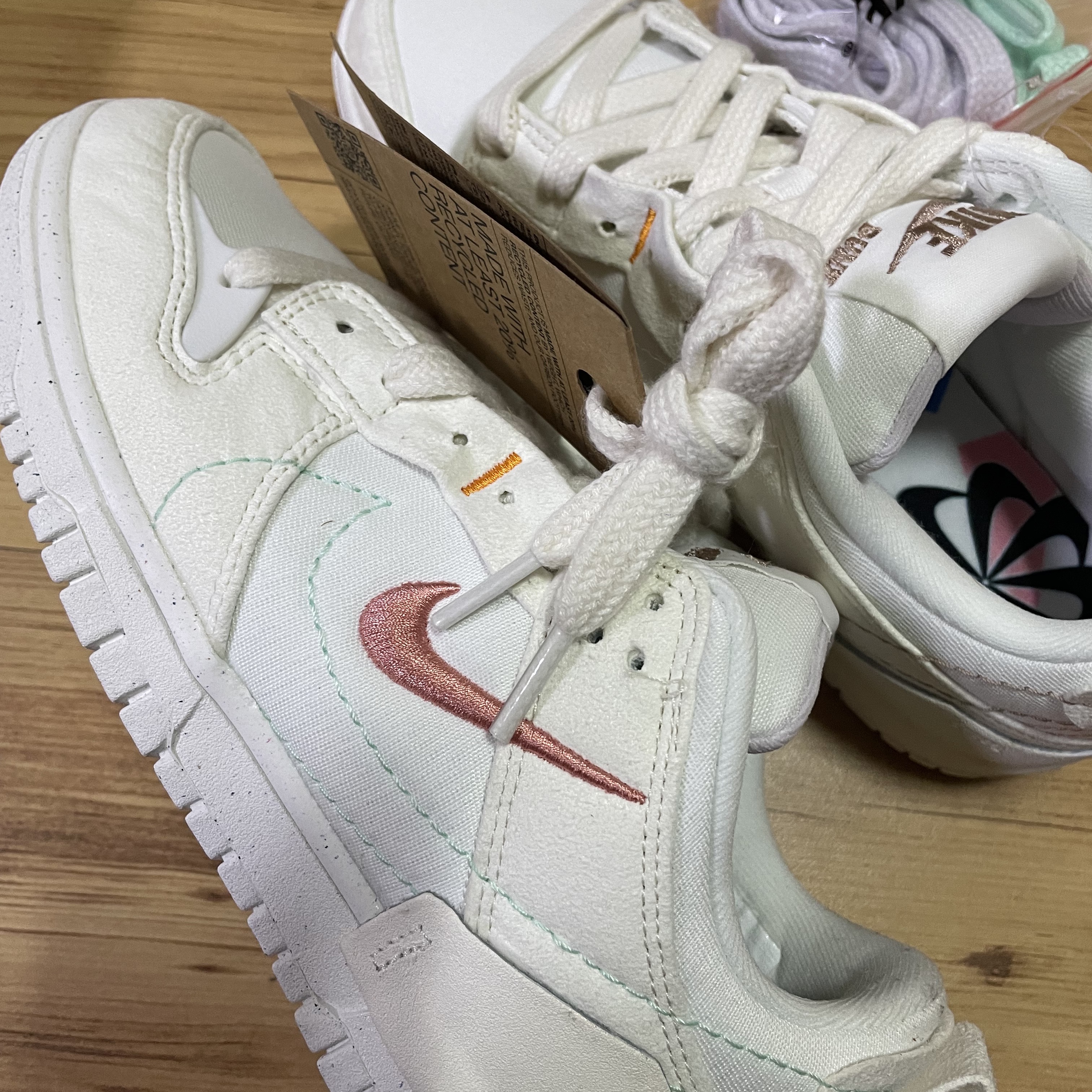 (W) Nike Dunk Low Disrupt 2 Pale Ivory Sail 착용 스타일 - 1