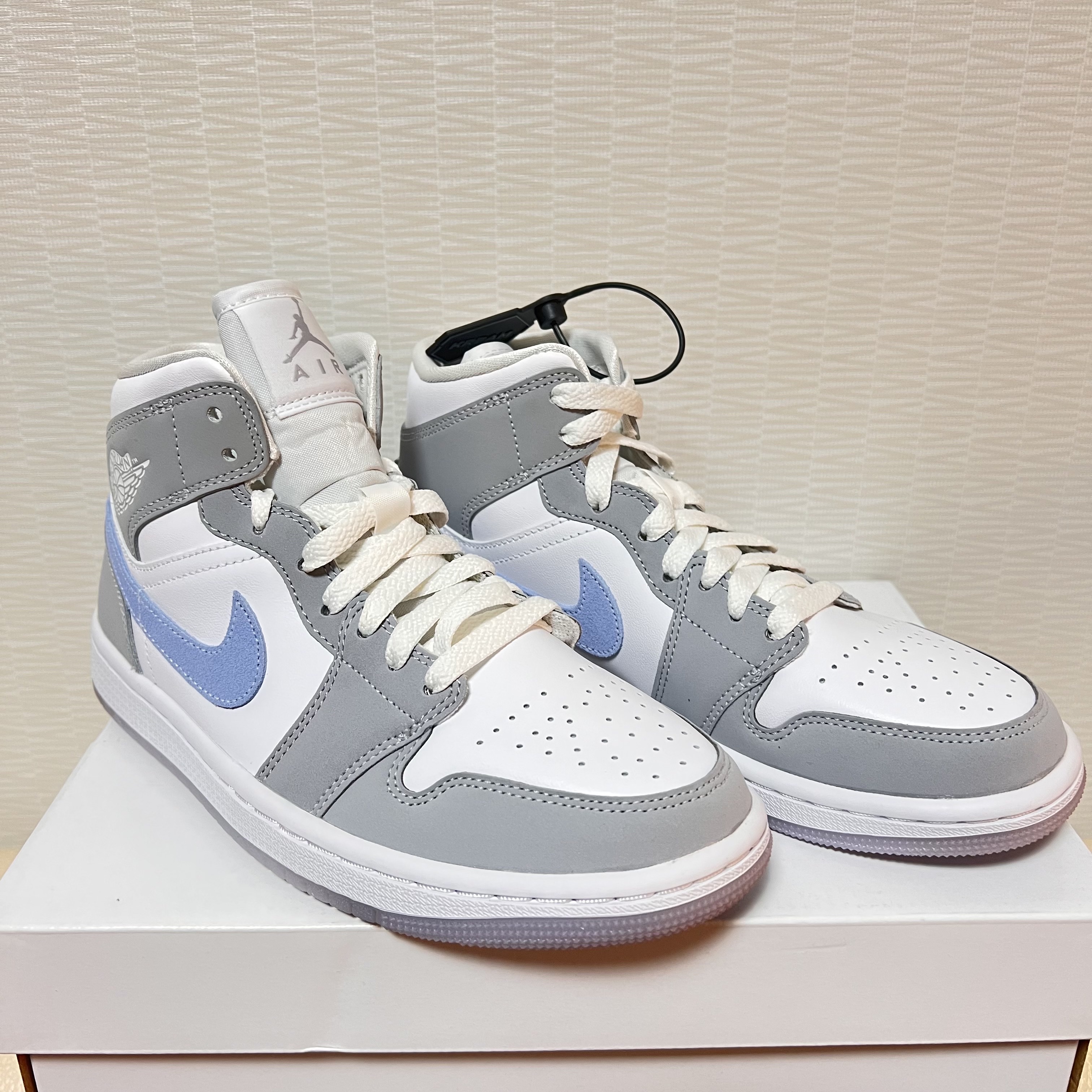 (W) Jordan 1 Mid Wolf Grey 착용 스타일 - 2