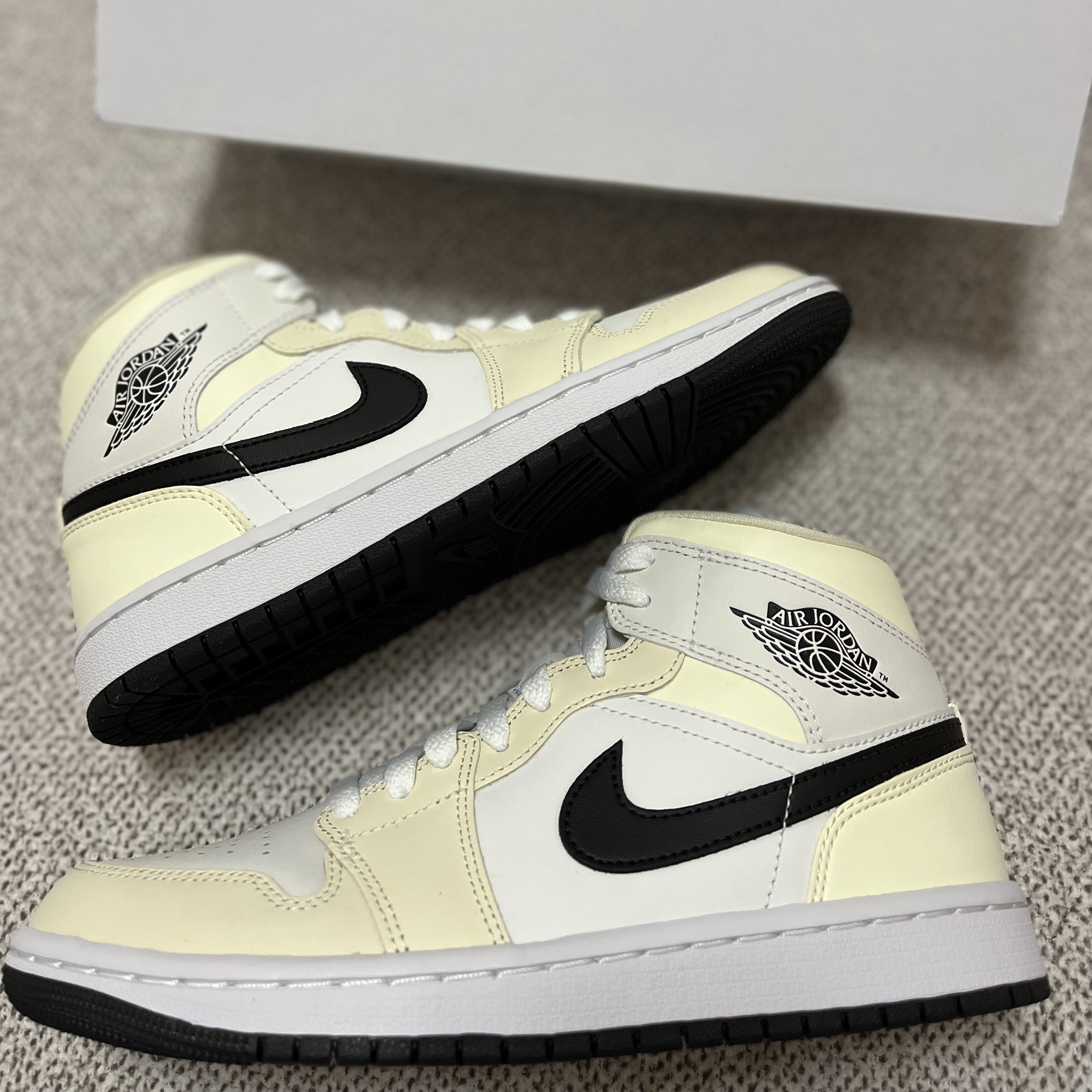 (W) Jordan 1 Mid Coconut Milk 착용 스타일