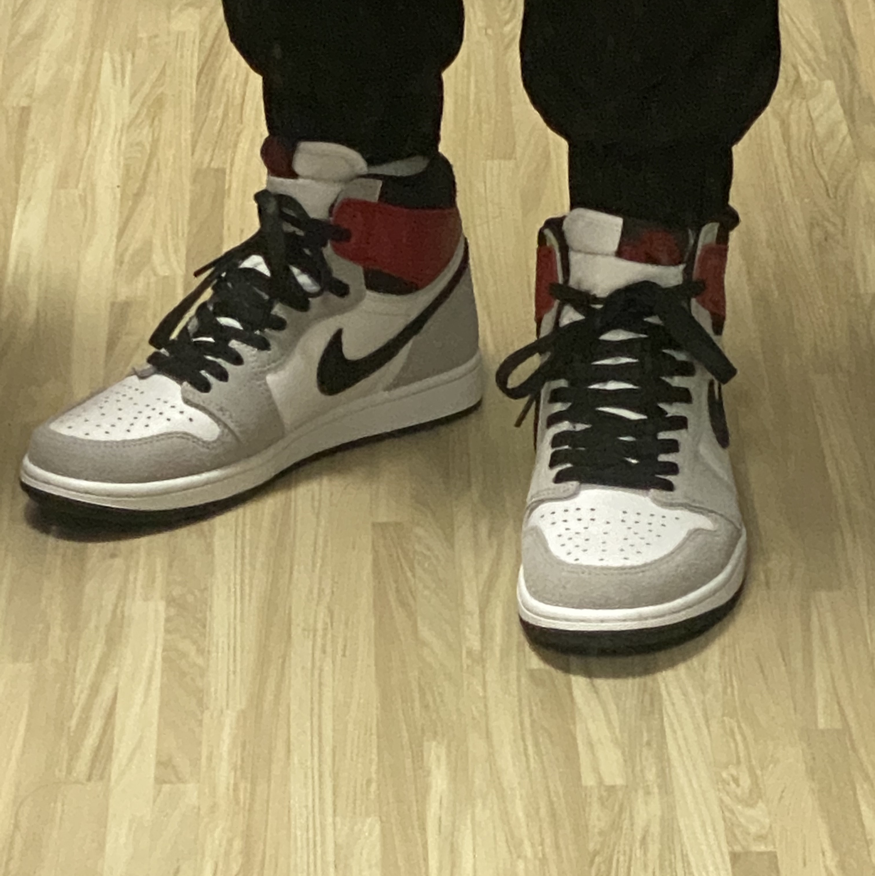 Jordan 1 Retro High OG Light Smoke Grey 착용 스타일