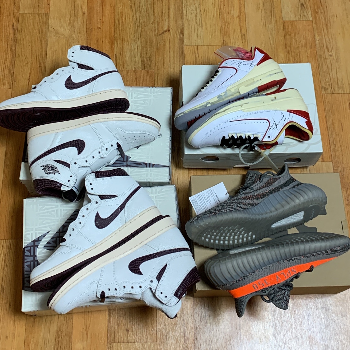 Jordan 1 x A Ma Maniere Retro High OG SP Sail and Burgundy, Jordan 2 x Off-White Retro Low SP White and Varsity Red 착용 스타일