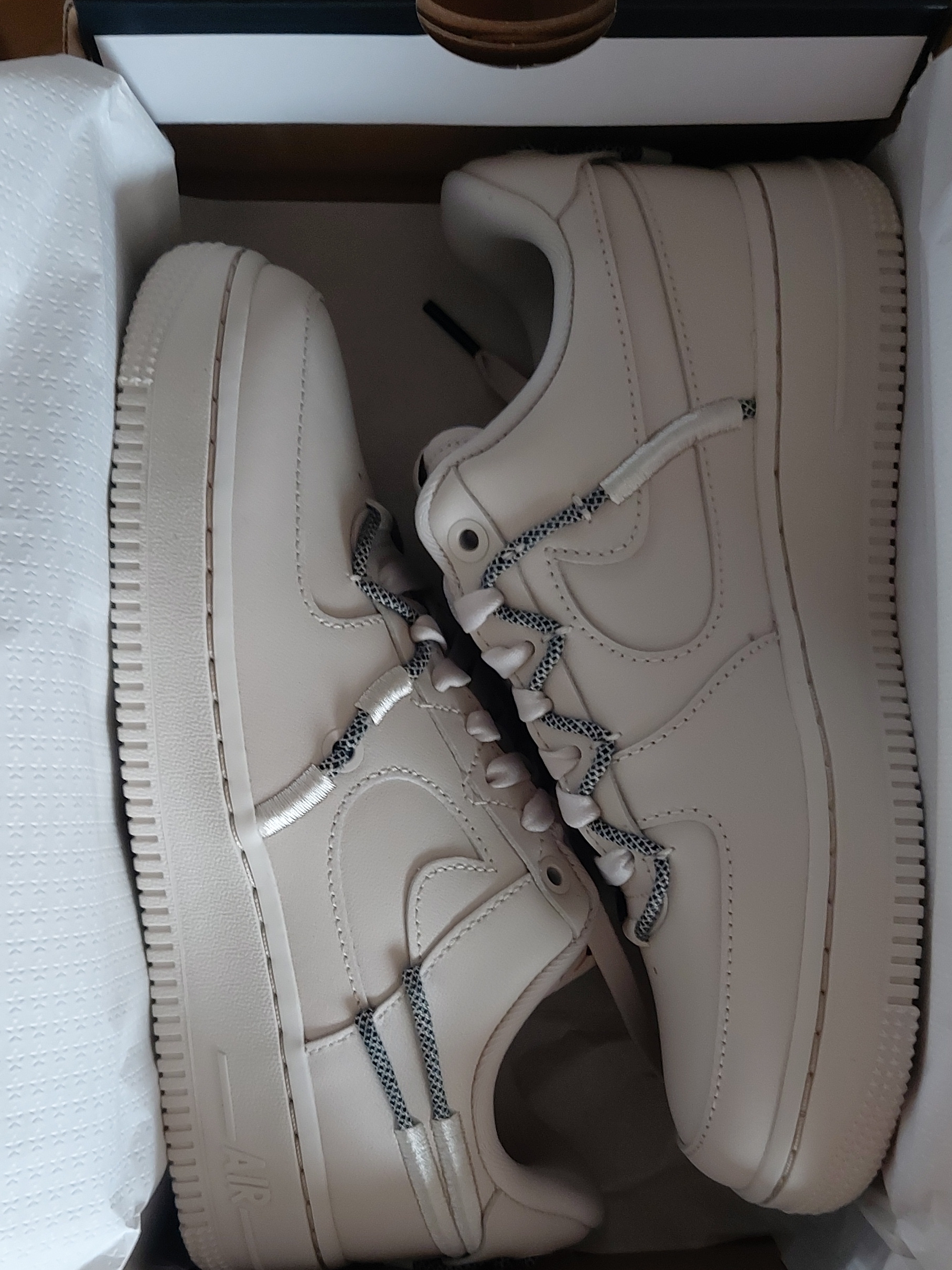 (W) Nike Air Force 1 '07 LX Light Orewood Brown 착용 스타일