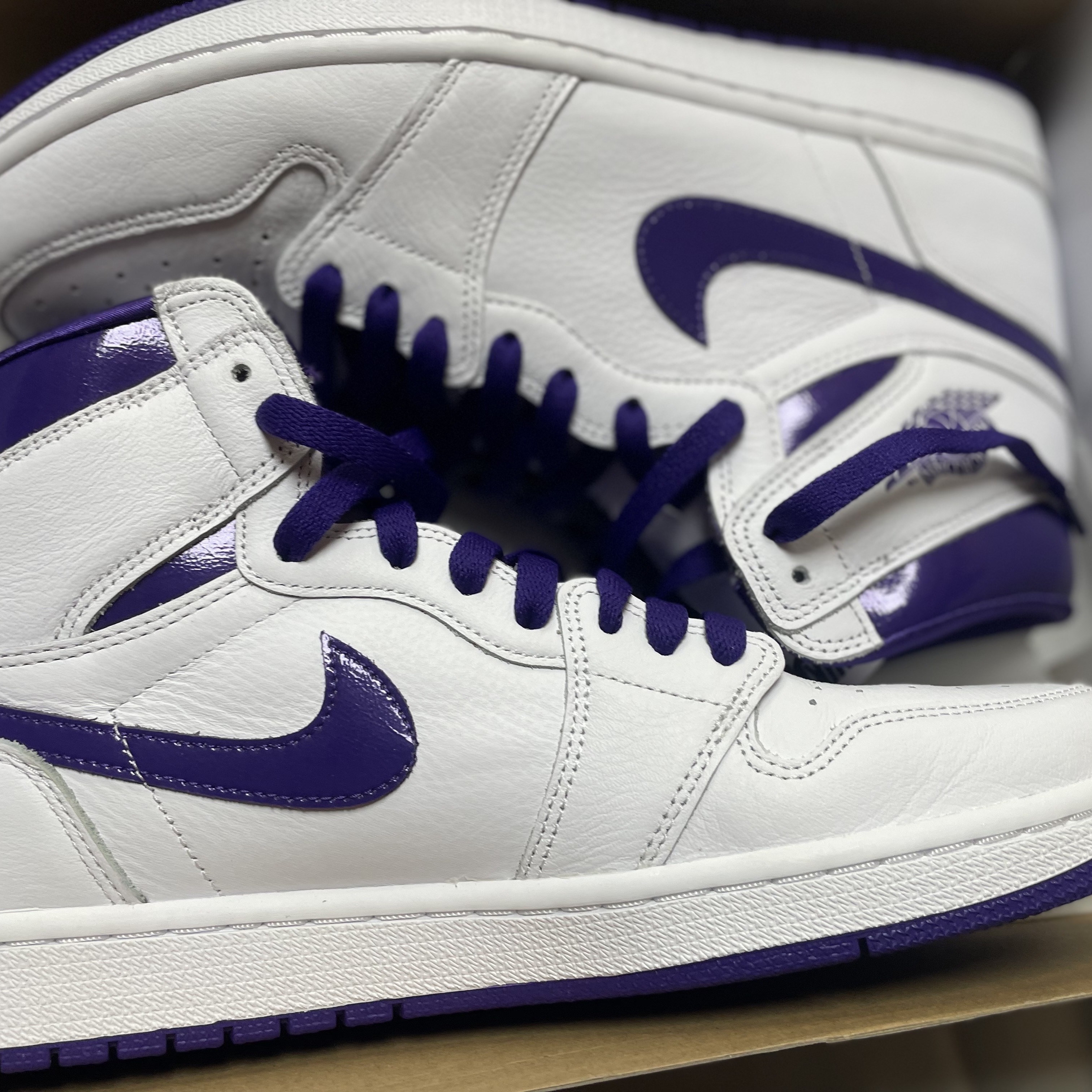 (W) Jordan 1 High OG Court Purple 착용 스타일 - 1