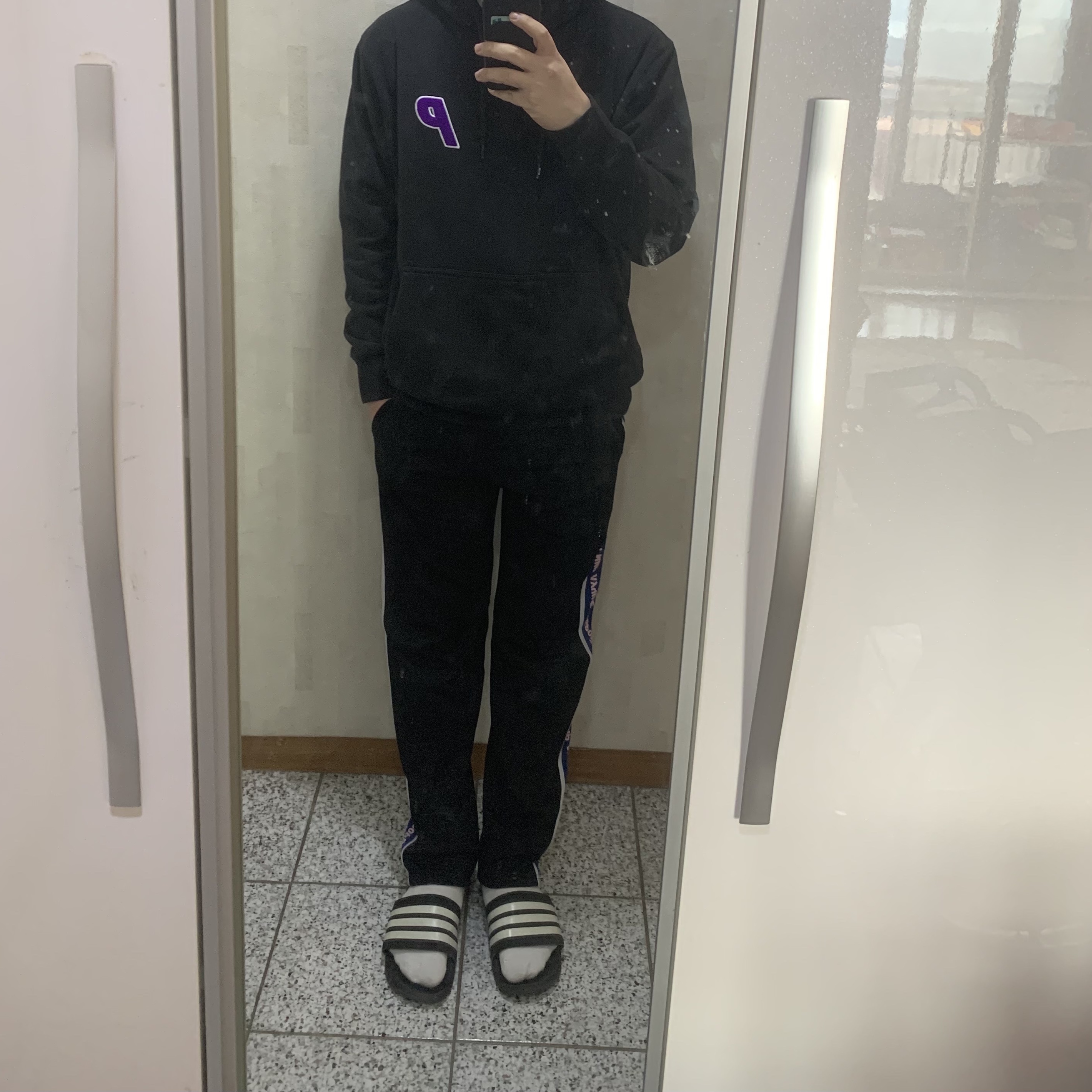Palace Tri-Chenille Hood Black - 21FW 착용 스타일 - 1