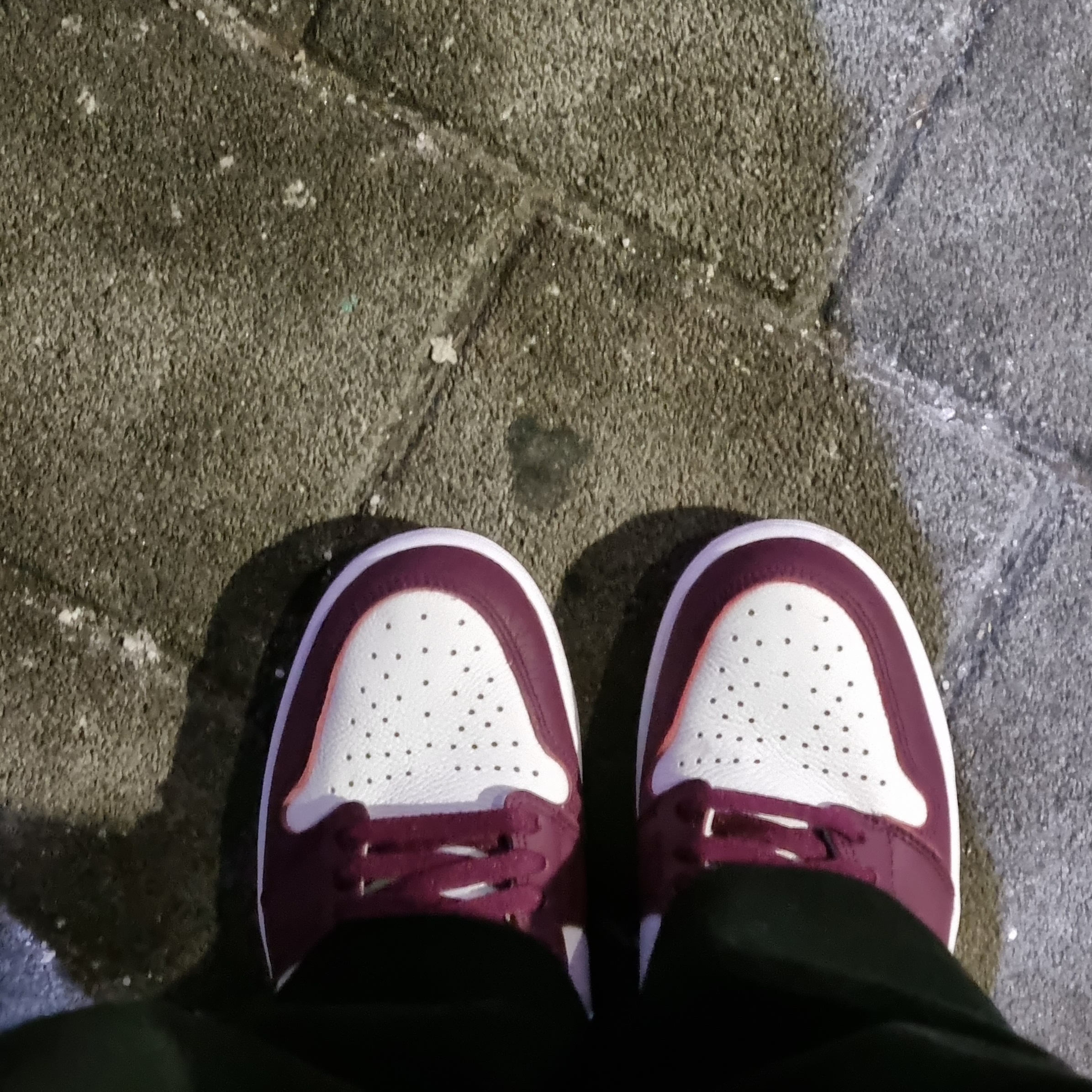 Jordan 1 Retro High OG Bordeaux 착용 스타일