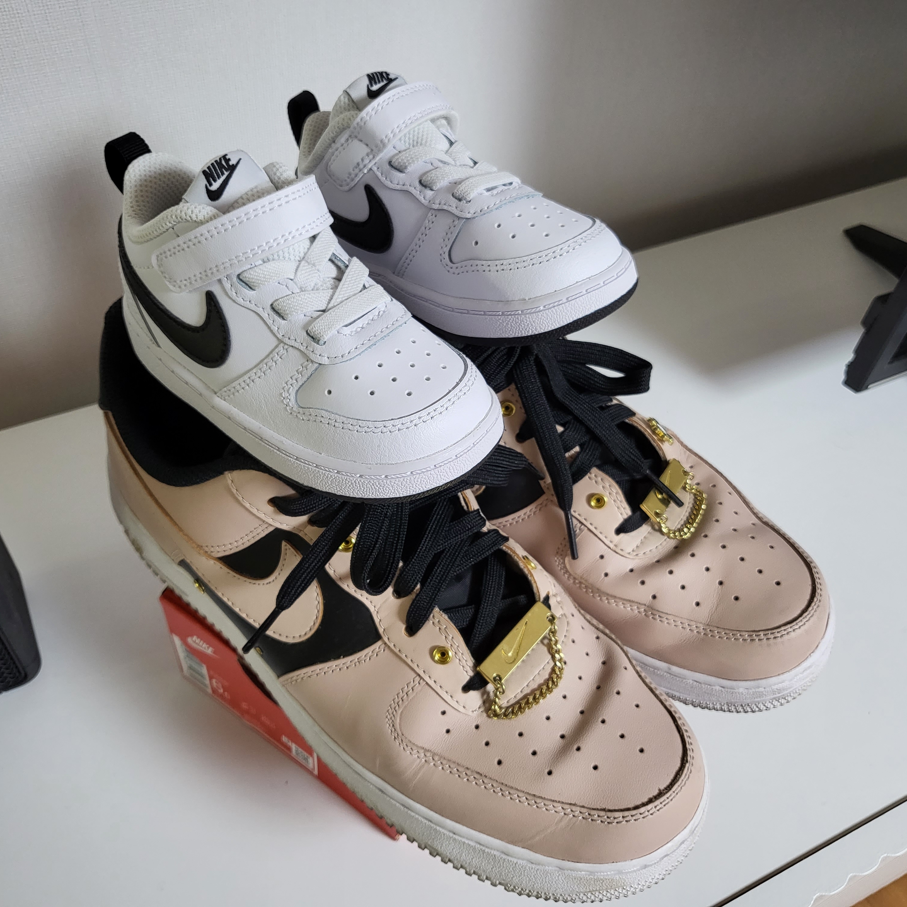 Nike Air Force 1 '07 PRM Touch Of Gold 착용 스타일 - 1