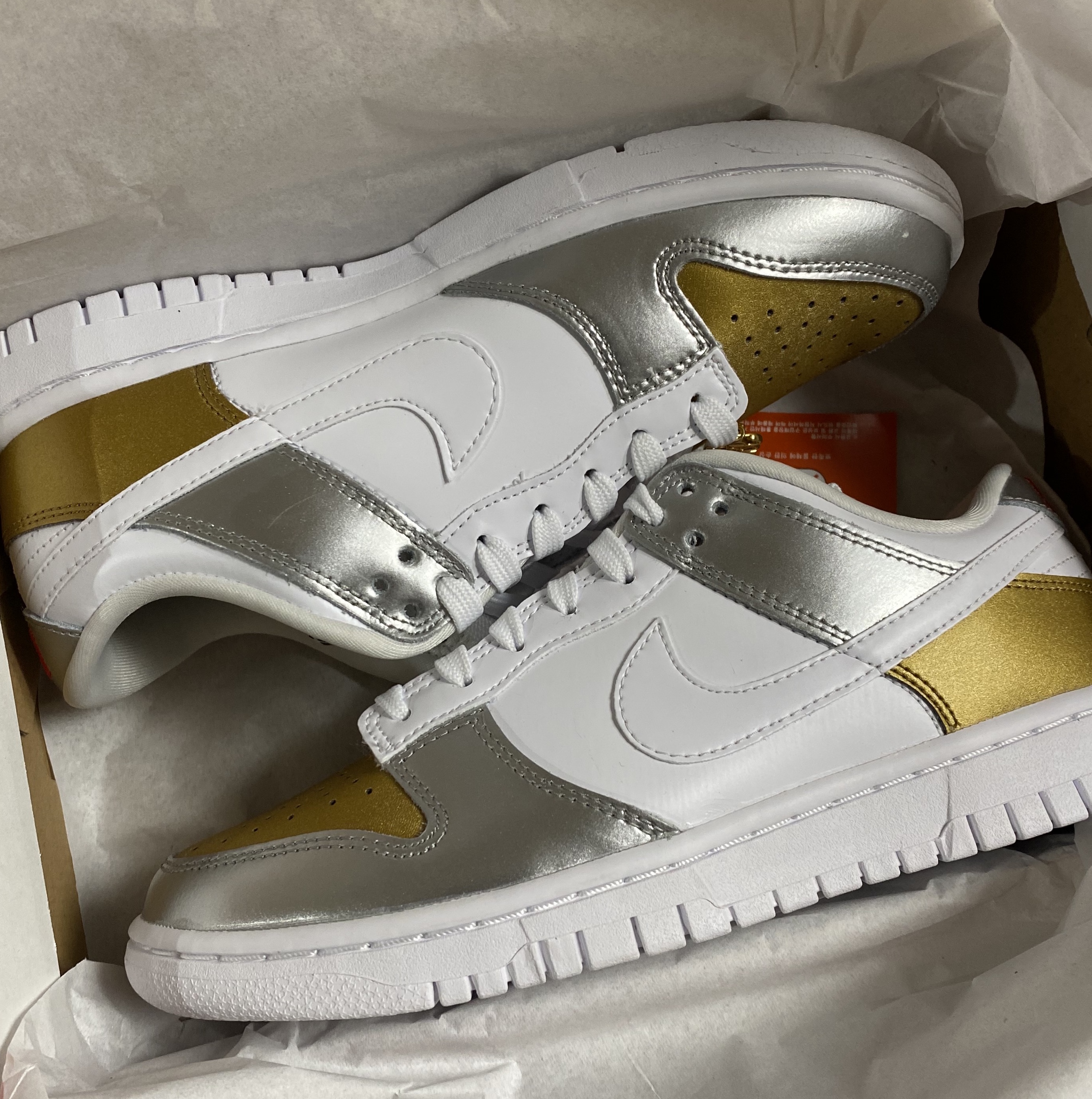 (W) Nike Dunk Low SE Heirloom 착용 스타일