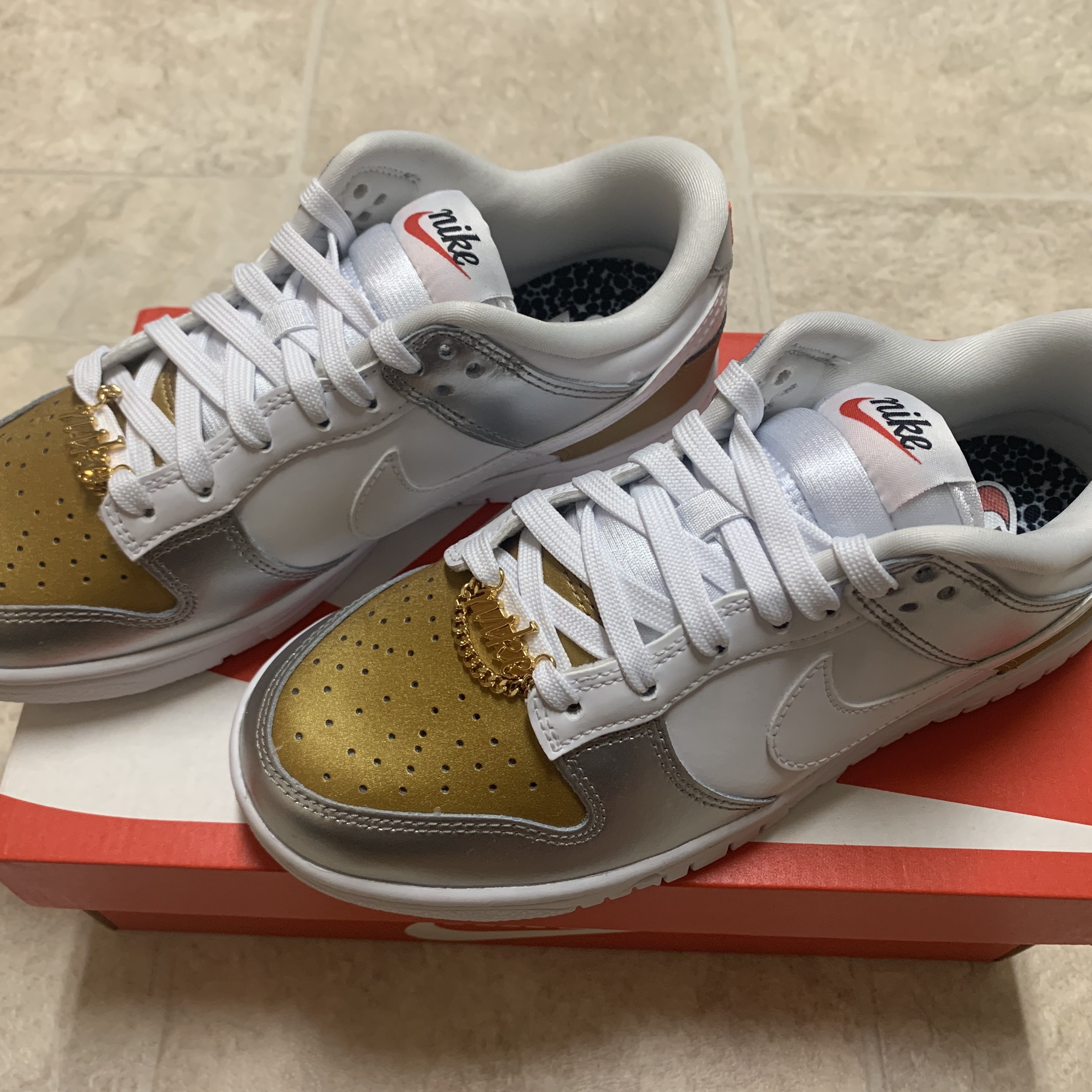 (W) Nike Dunk Low SE Heirloom 착용 스타일