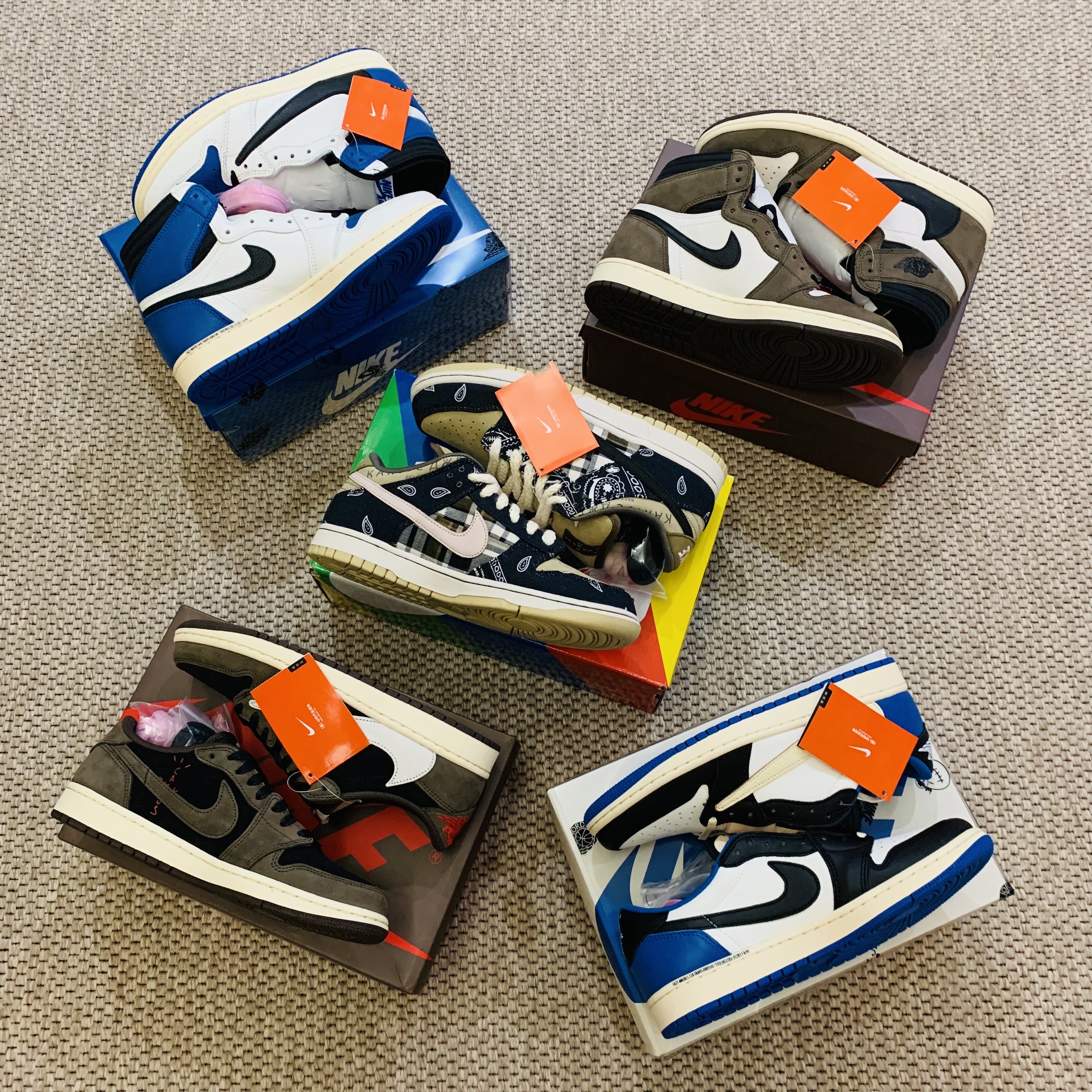 Jordan 1 x Travis Scott Retro High OG SP Mocha, Jordan 1 x Travis Scott x Fragment Retro Low OG SP Military Blue 착용 스타일 - 2