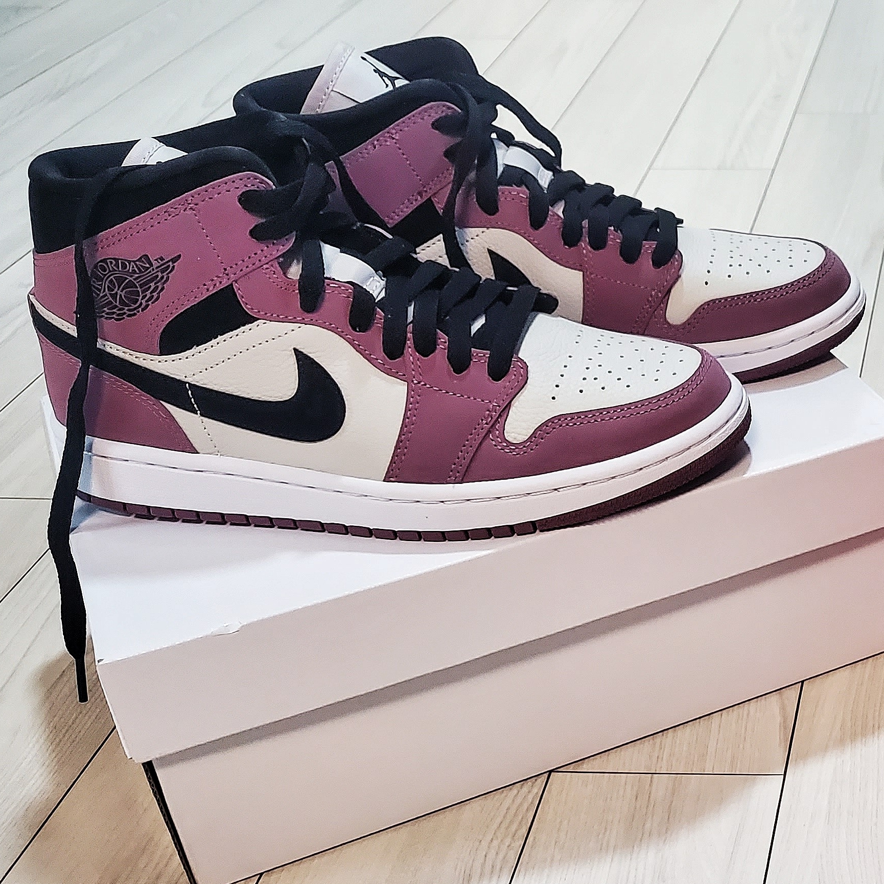 (W) Jordan 1 Mid SE Light Mulberry 착용 스타일